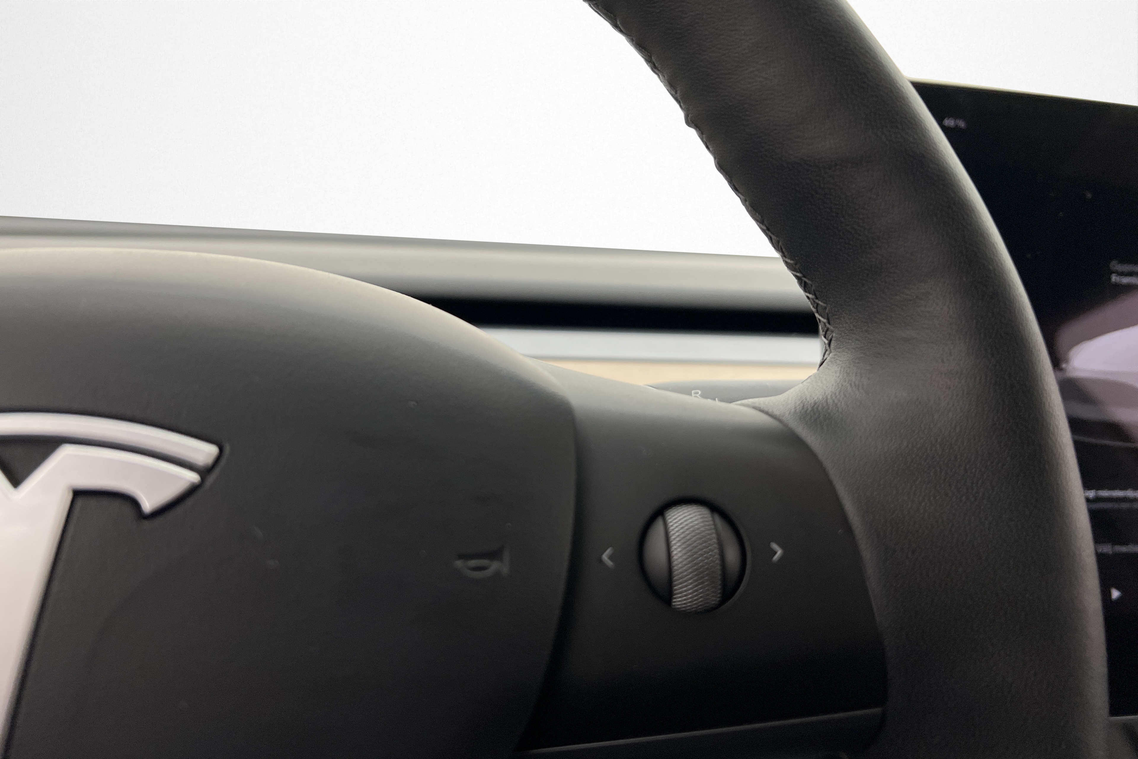 Tesla Model Y 2022 - miniatyr 11