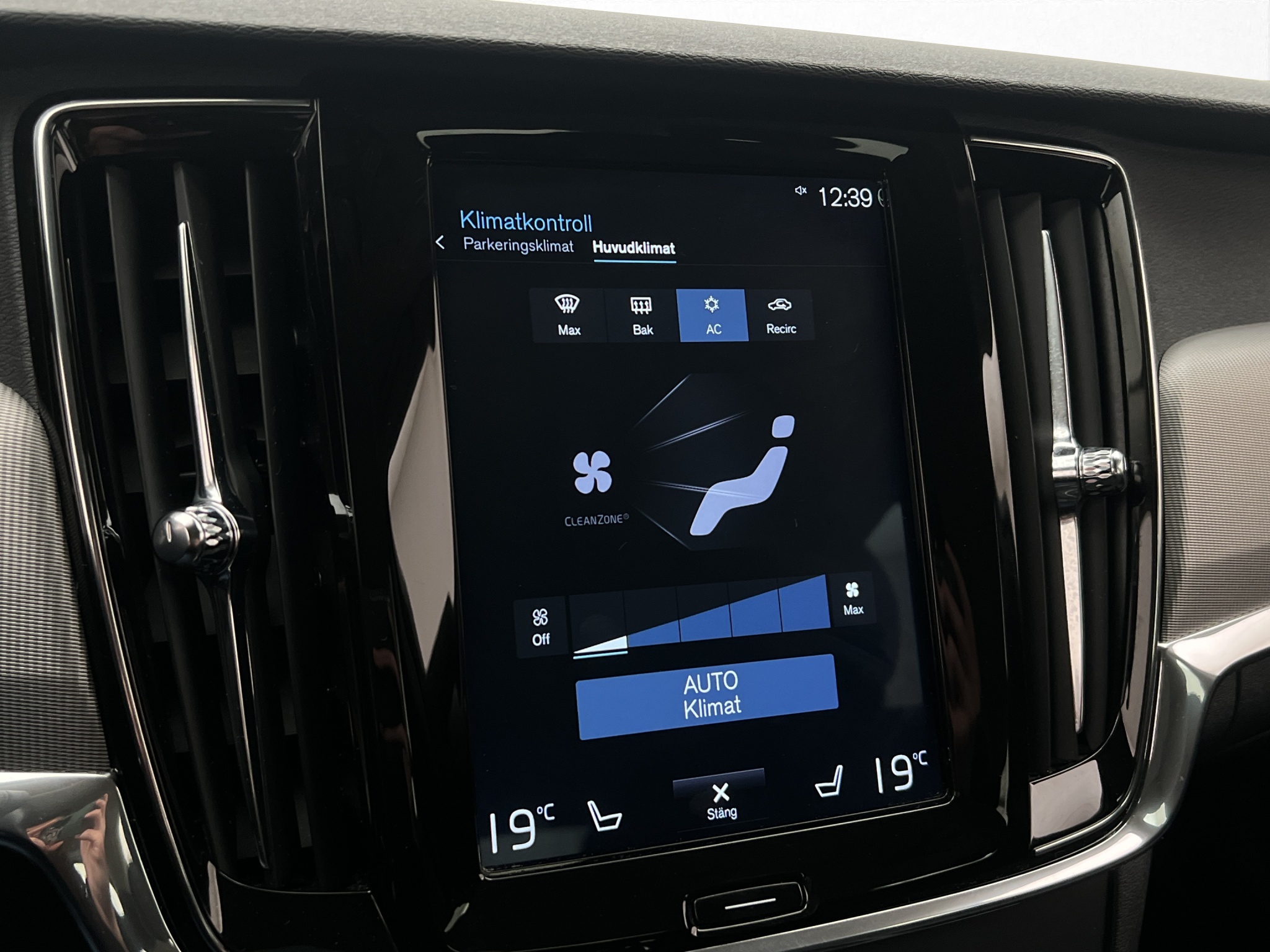 Volvo V90 Cross Country 2019 - miniatyr 24