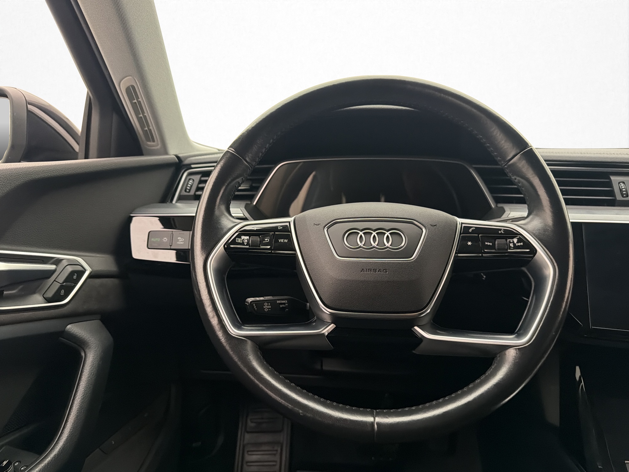 Audi E-Tron 2020 - miniatyr 12