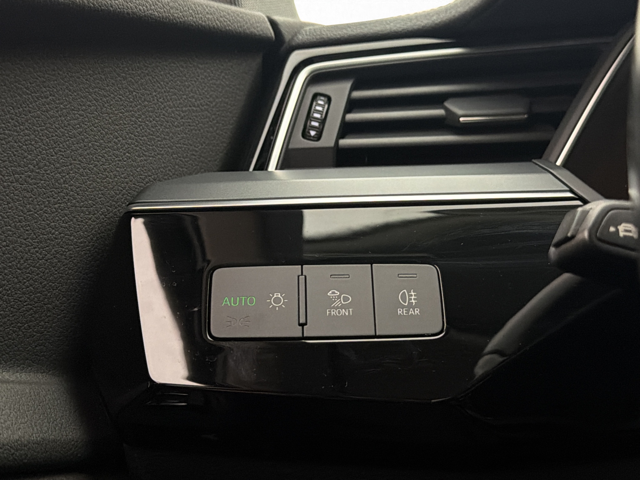 Audi E-Tron 2020 - miniatyr 17