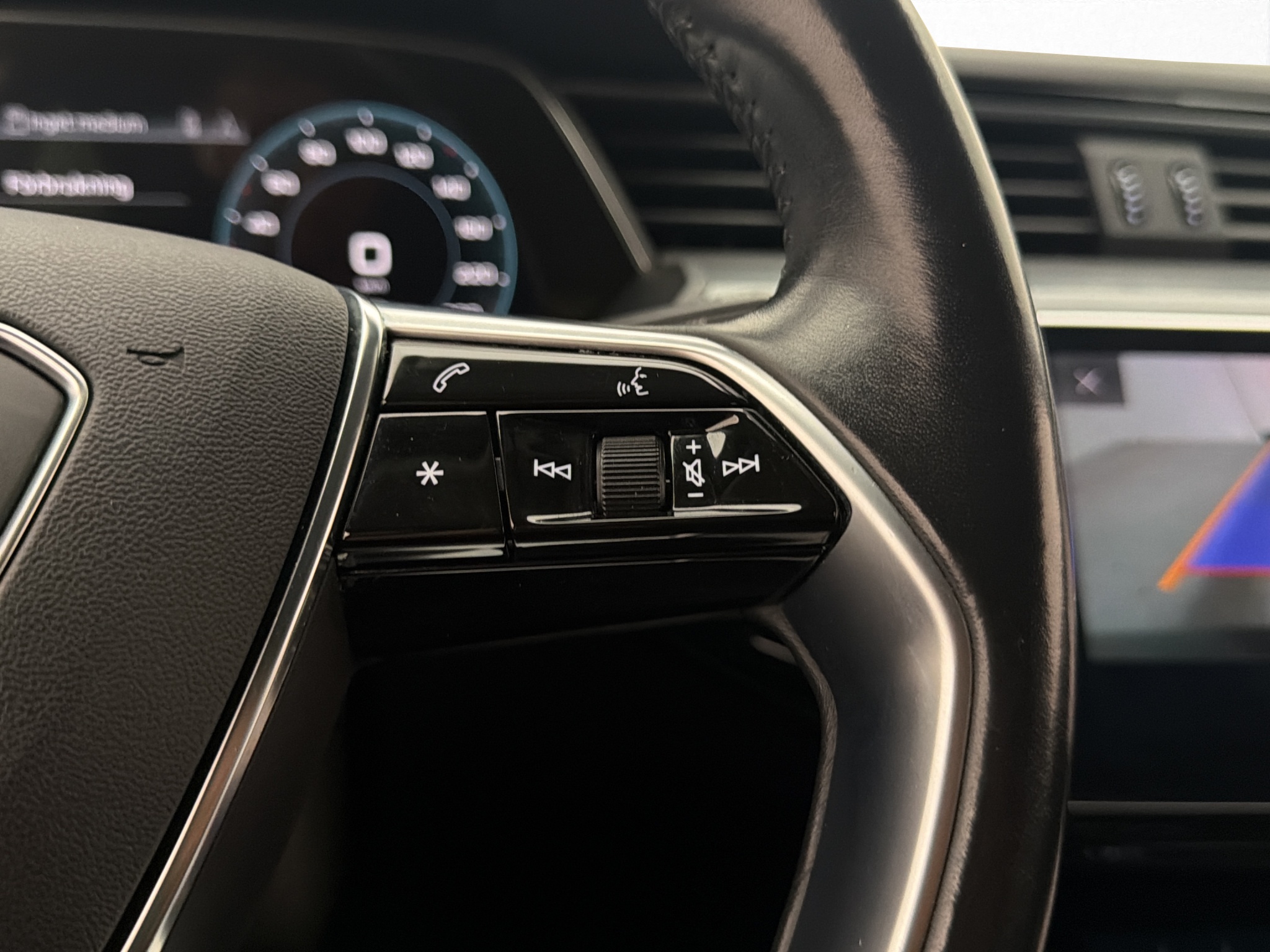 Audi E-Tron 2020 - miniatyr 20