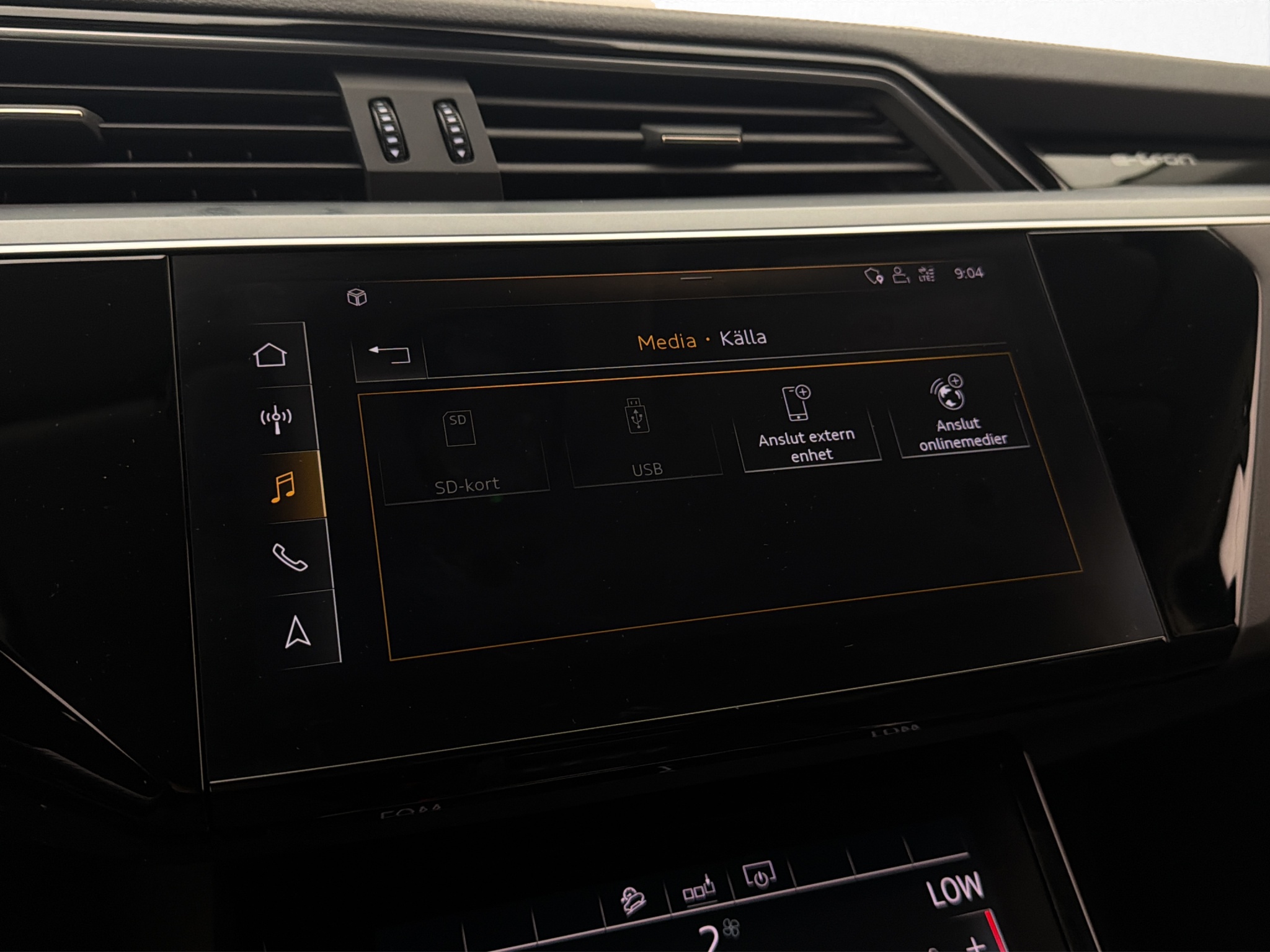 Audi E-Tron 2020 - miniatyr 24