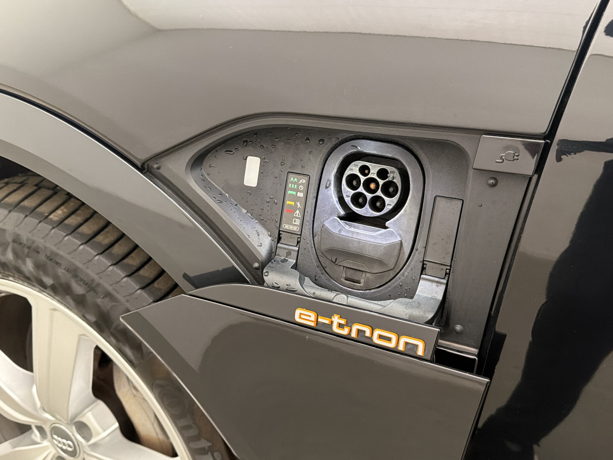 Audi E-Tron 2020 - miniatyr 4