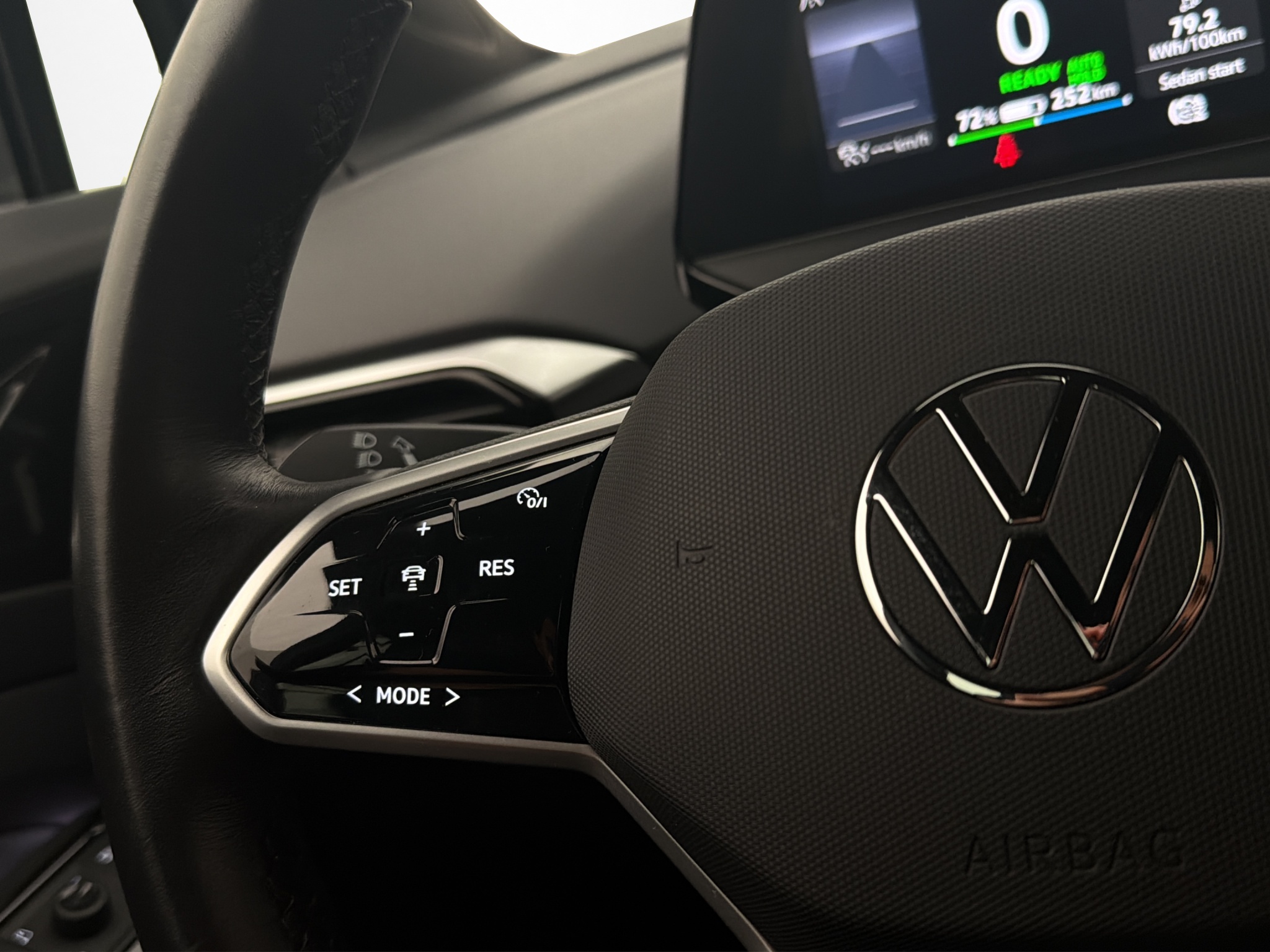 Volkswagen ID.4 2023 - miniatyr 10