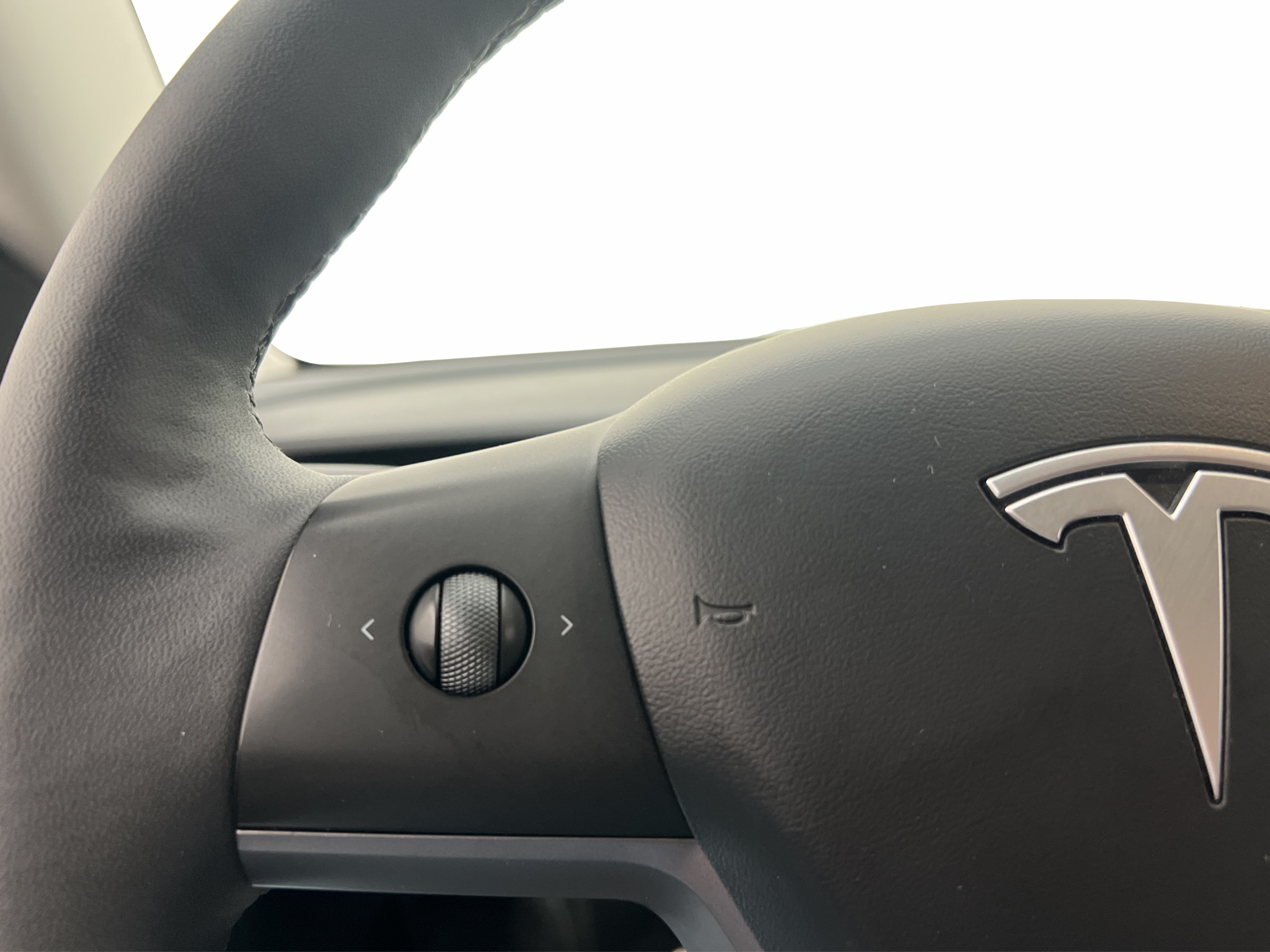 Tesla Model 3 2023 - miniatyr 24