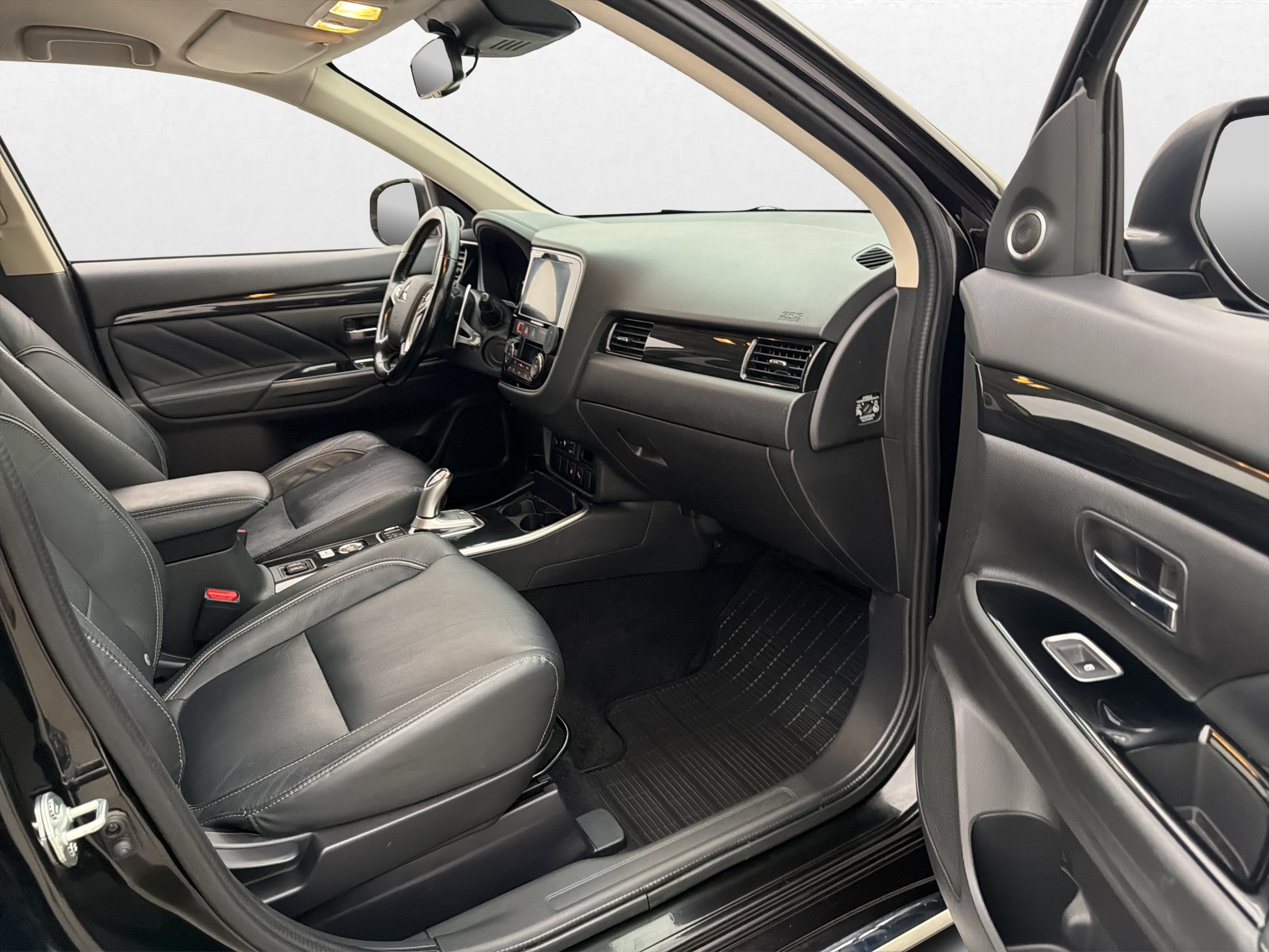 Mitsubishi Outlander 2018 - miniatyr 23