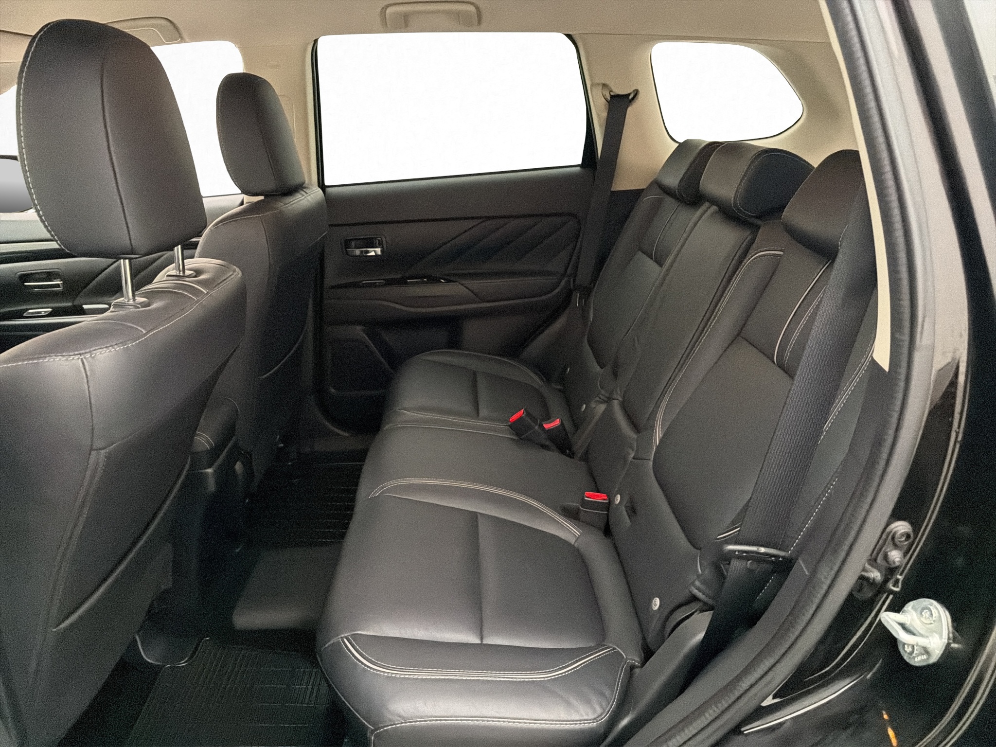 Mitsubishi Outlander 2018 - miniatyr 24