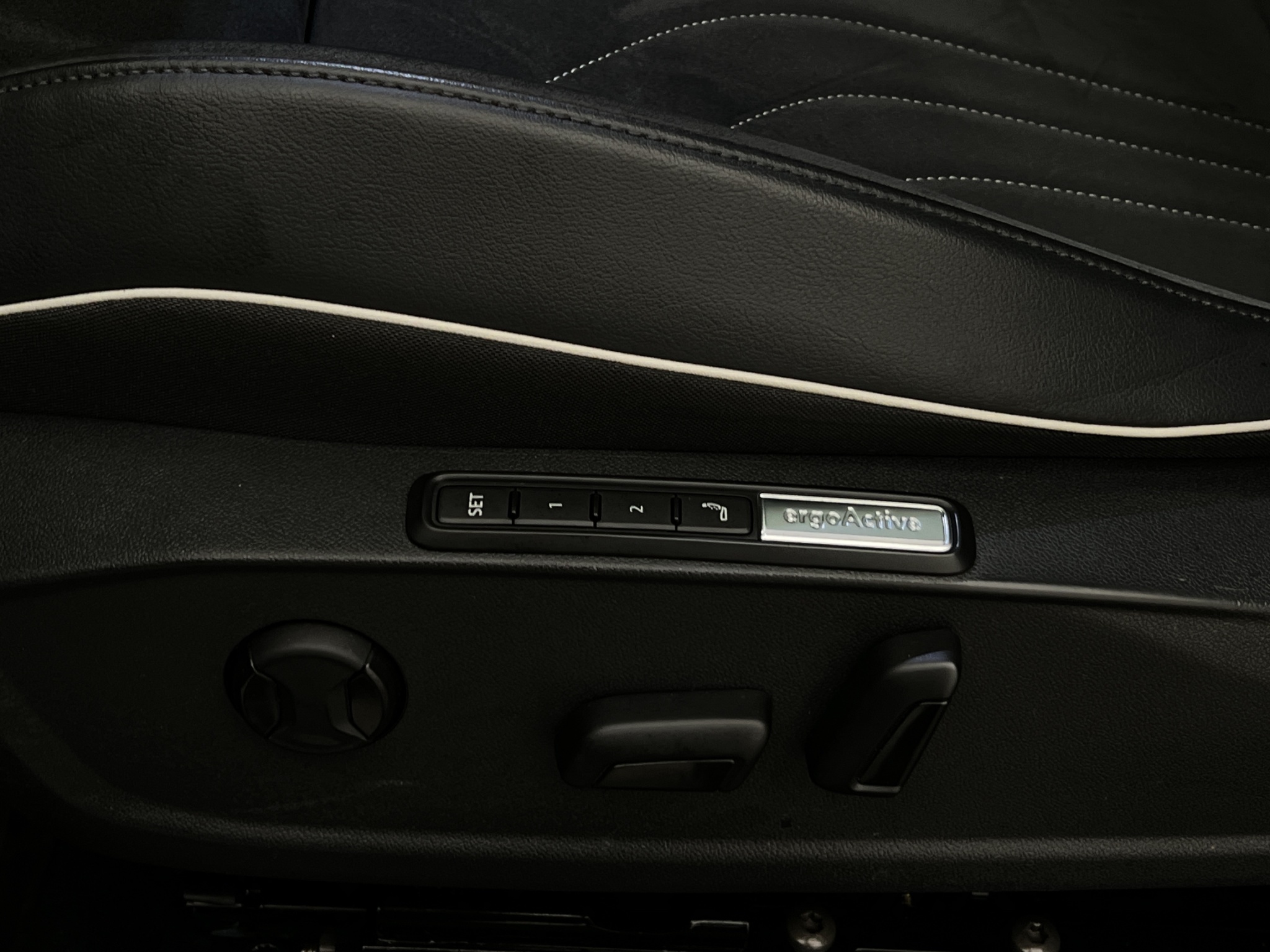 Volkswagen ID.4 GTX 2022 - miniatyr 16