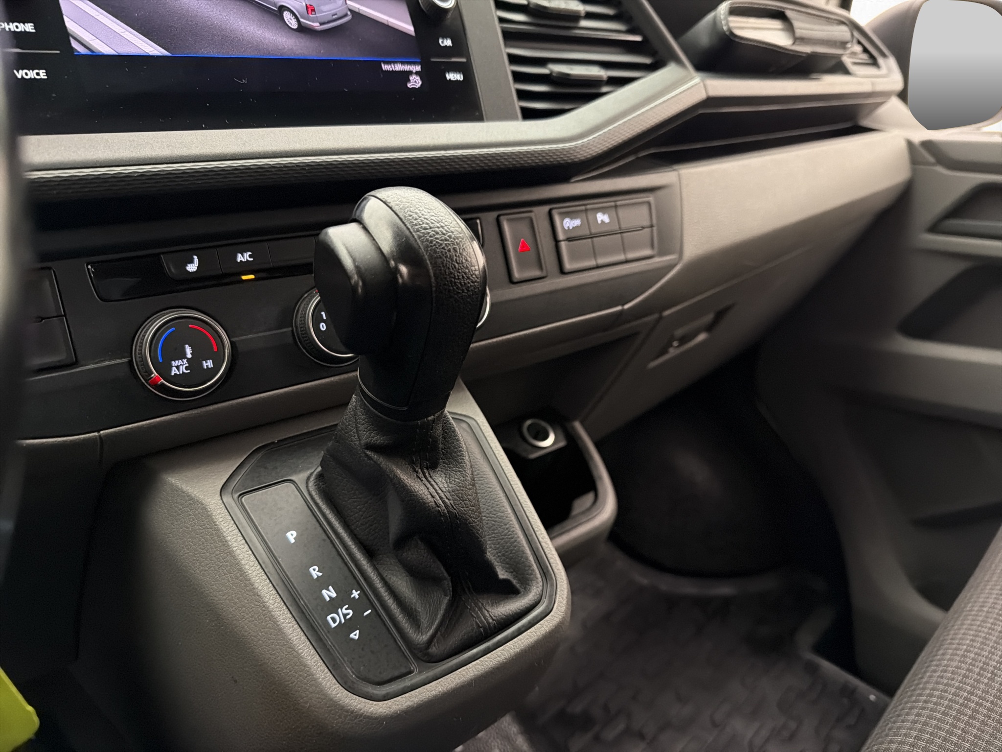 Volkswagen Transporter 2020 - miniatyr 27