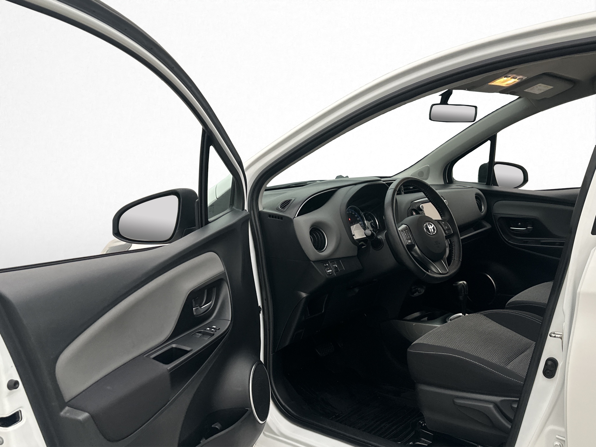 Toyota Yaris 2015 - miniatyr 2