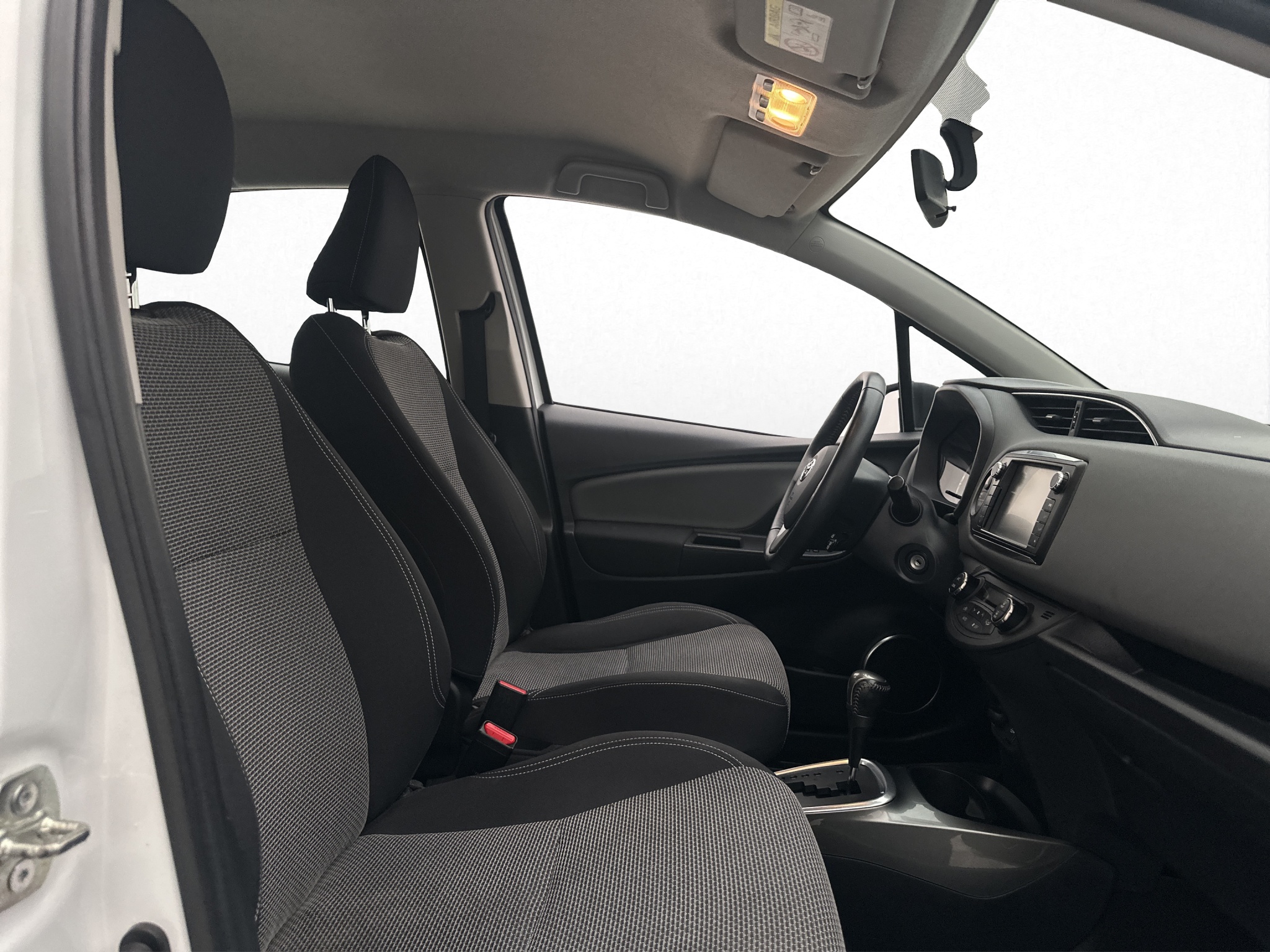 Toyota Yaris 2015 - miniatyr 21