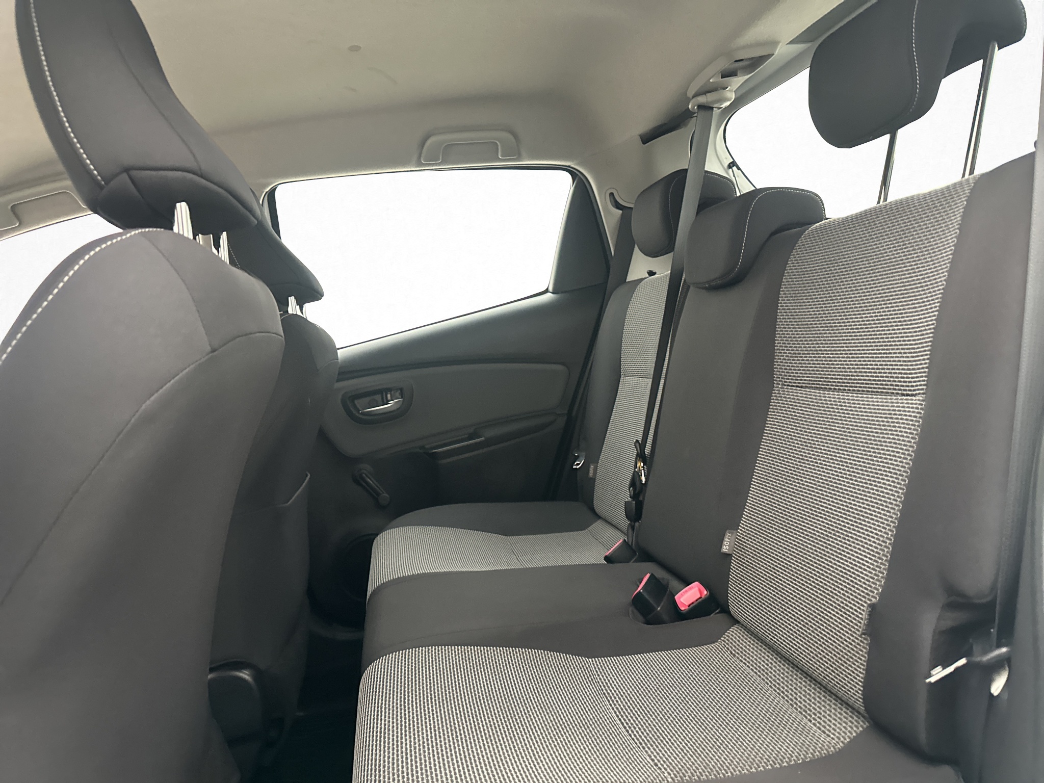 Toyota Yaris 2015 - miniatyr 23