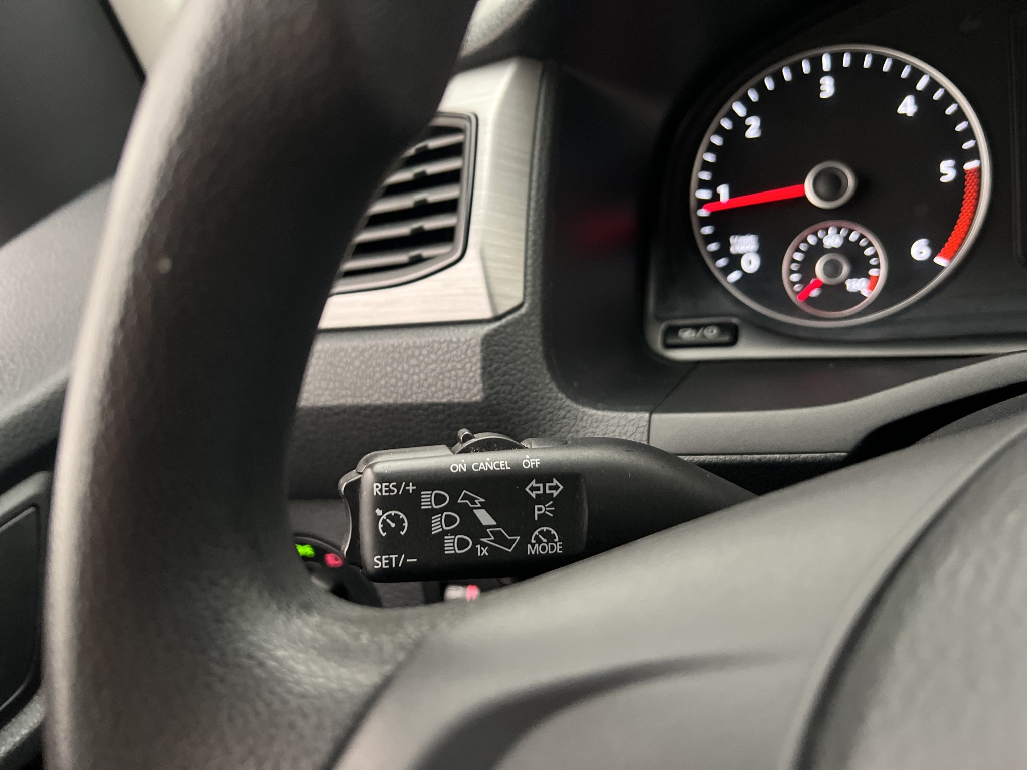 Volkswagen Caddy 2018 - miniatyr 16