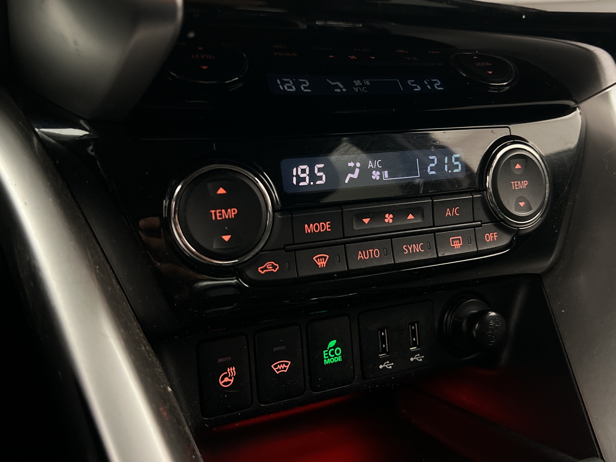 Mitsubishi Eclipse Cross 2018 - miniatyr 24