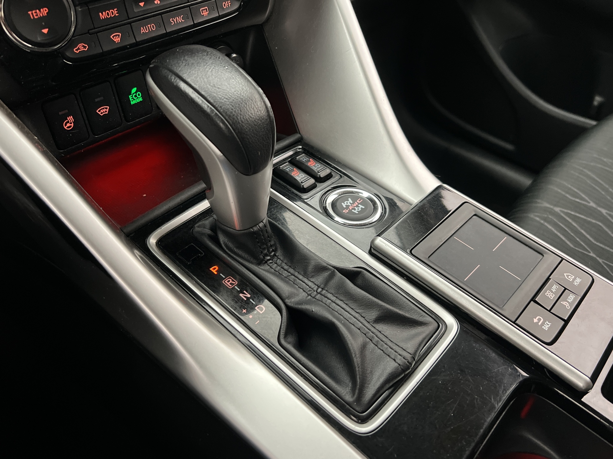 Mitsubishi Eclipse Cross 2018 - miniatyr 25