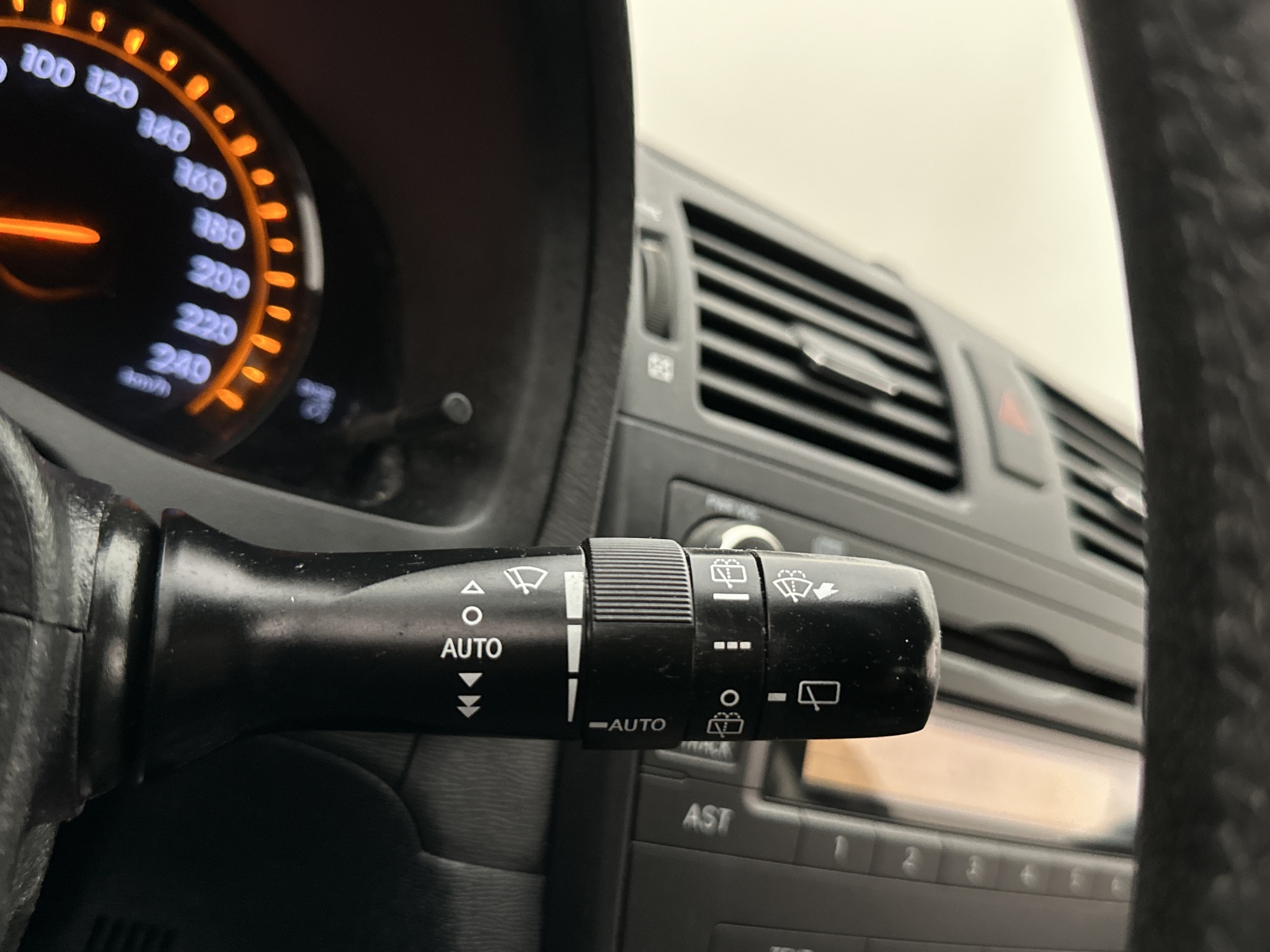 Toyota Avensis 2010 - miniatyr 16