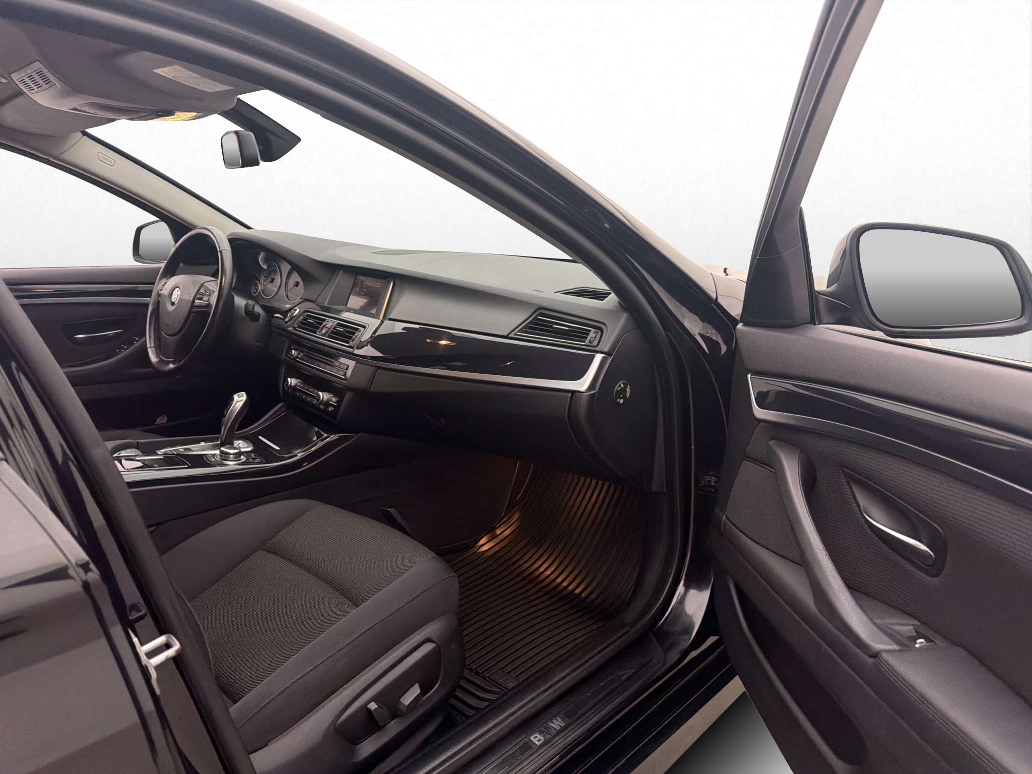 Bmw 520 2015 - miniatyr 21