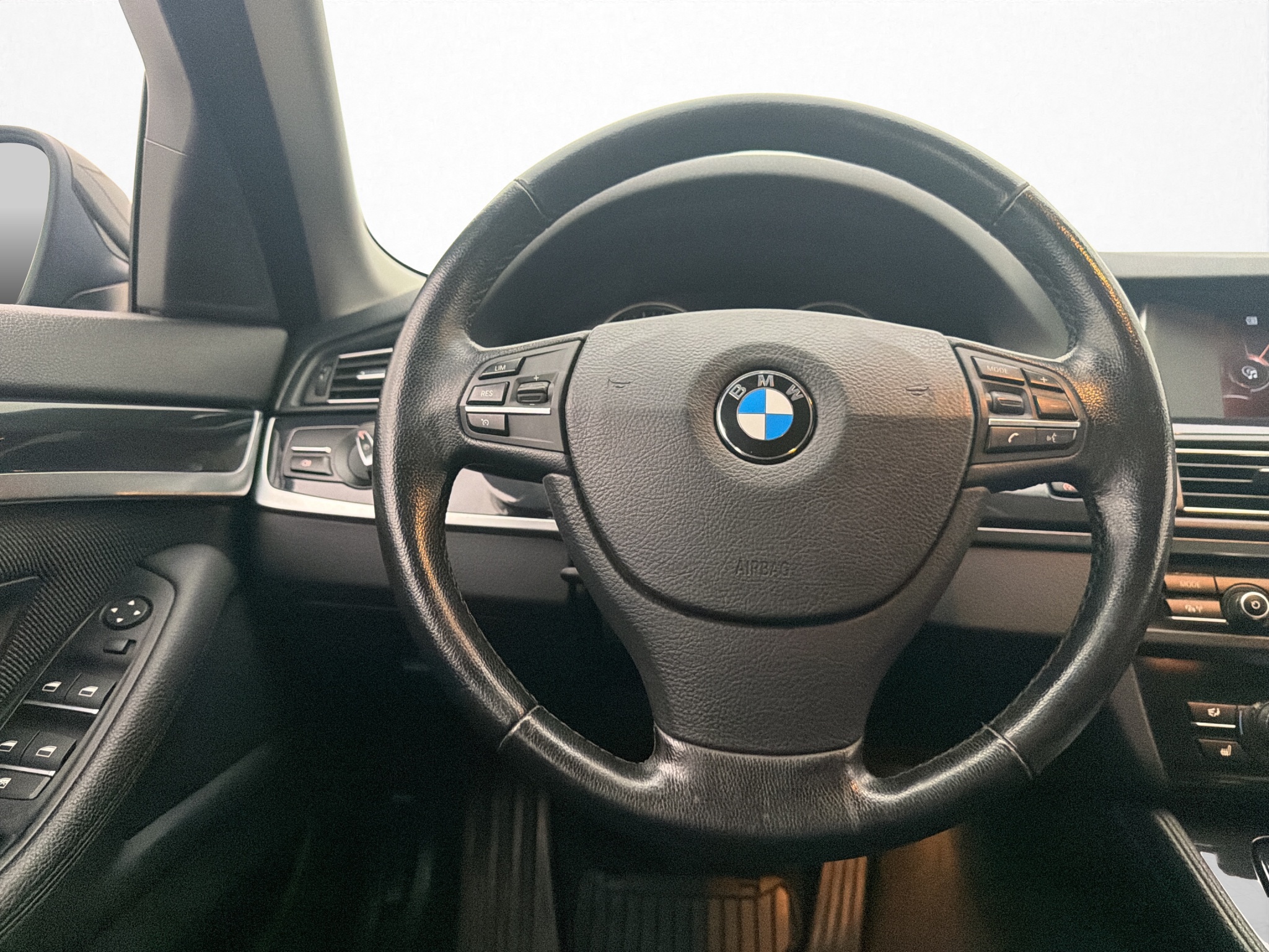 Bmw 520 2015 - miniatyr 8