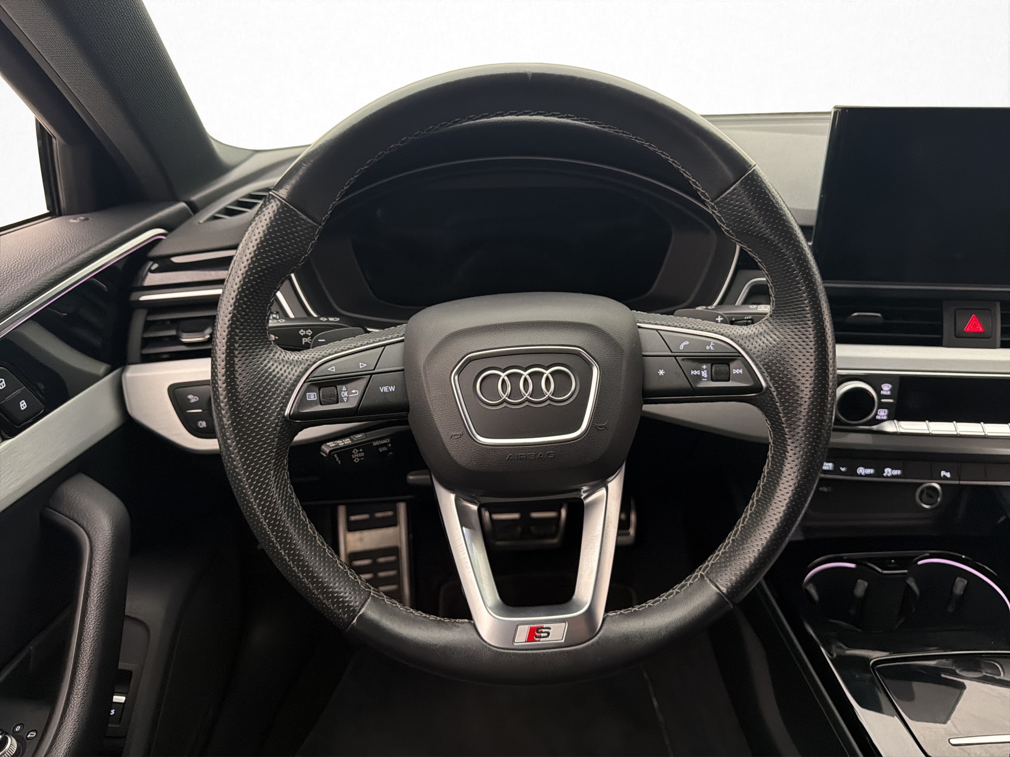 Audi A4 2021 - miniatyr 12