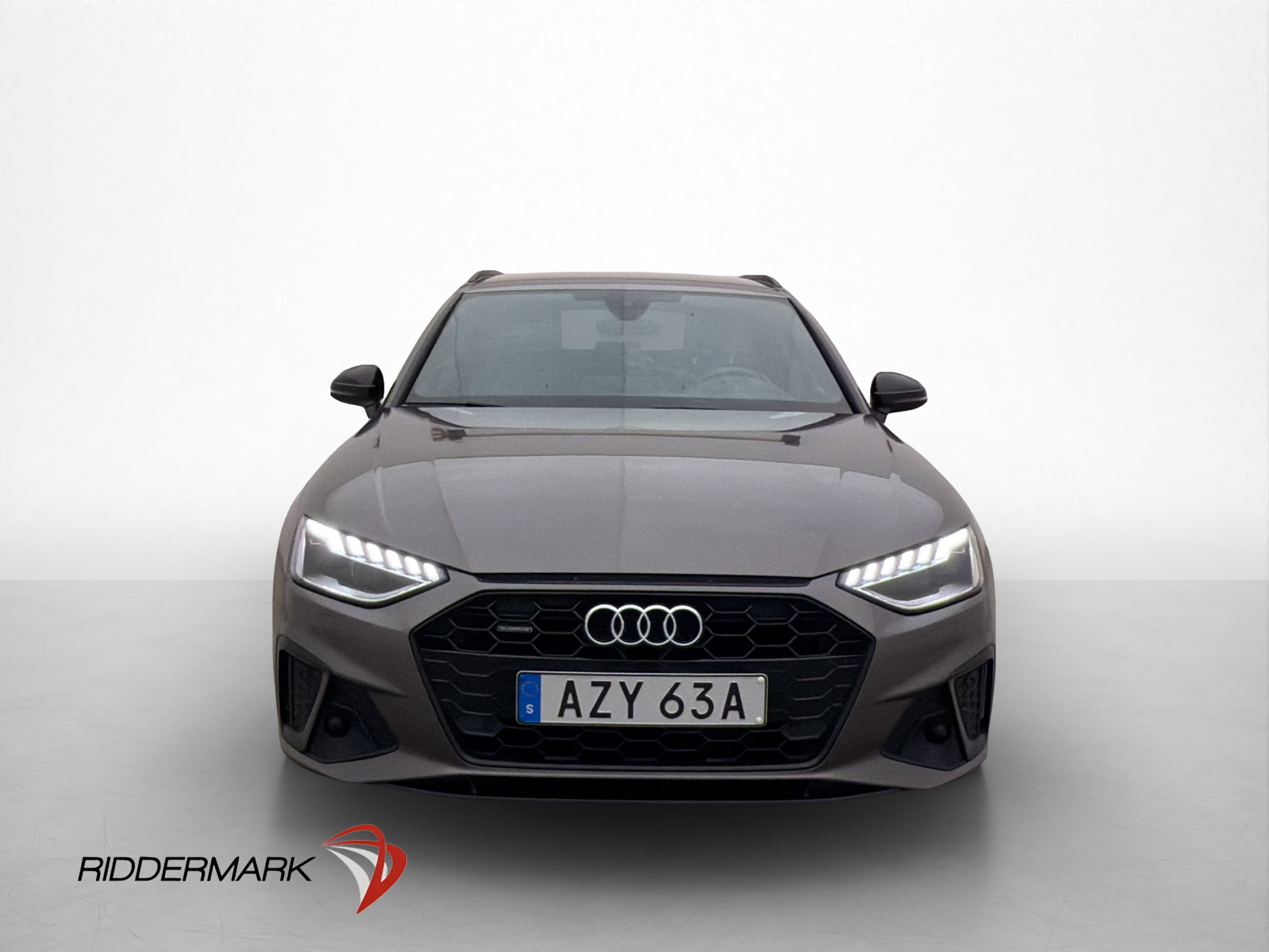 Audi A4 2021 - miniatyr 3
