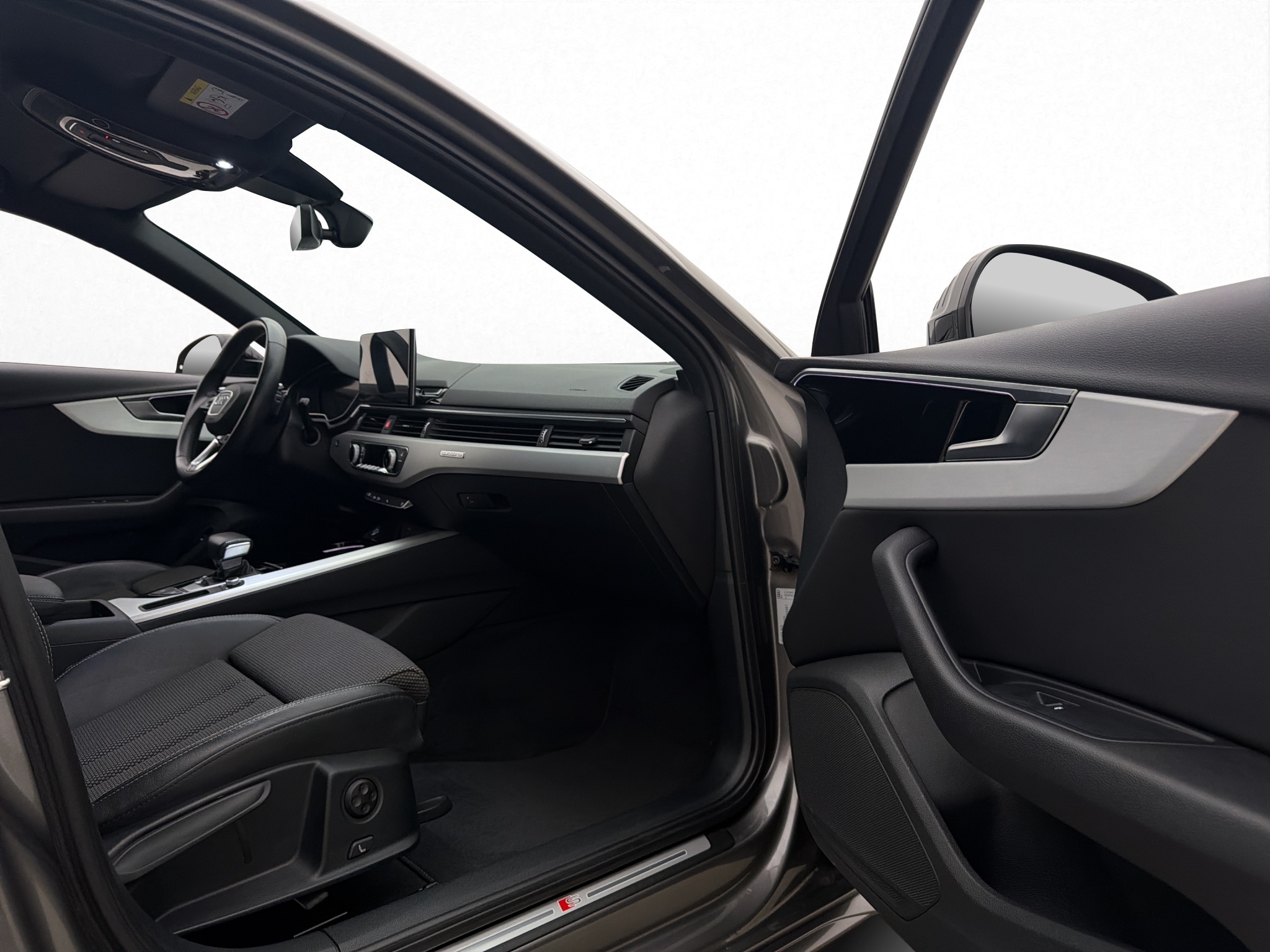 Audi A4 2021 - miniatyr 27