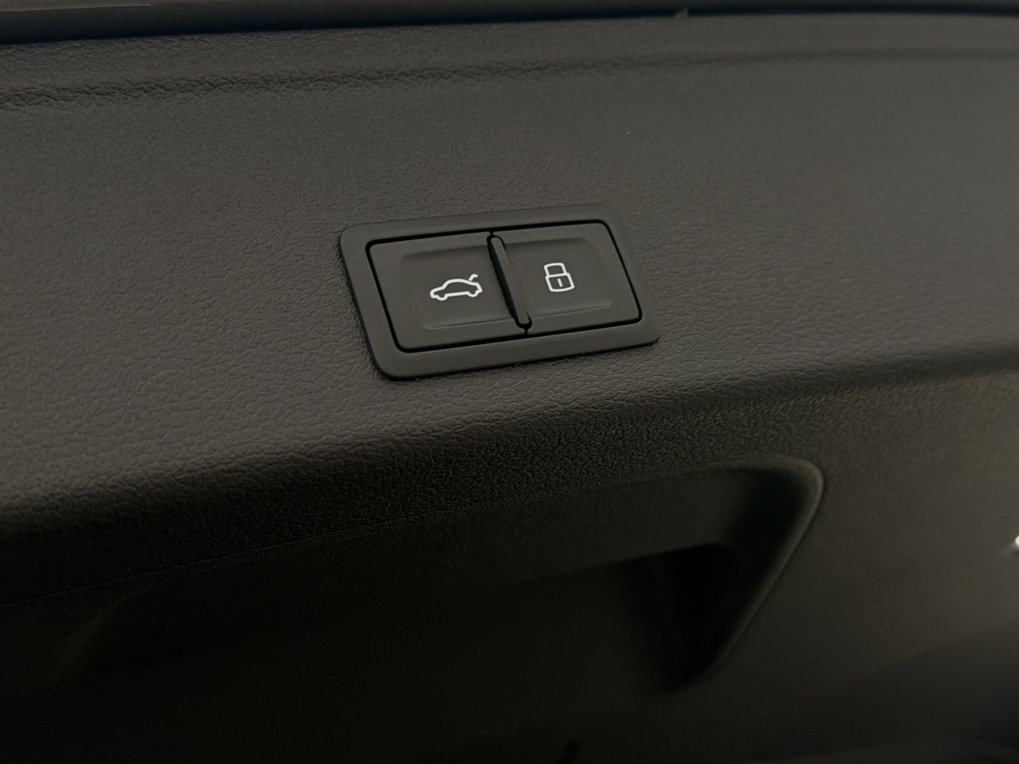 Audi A4 2021 - miniatyr 31
