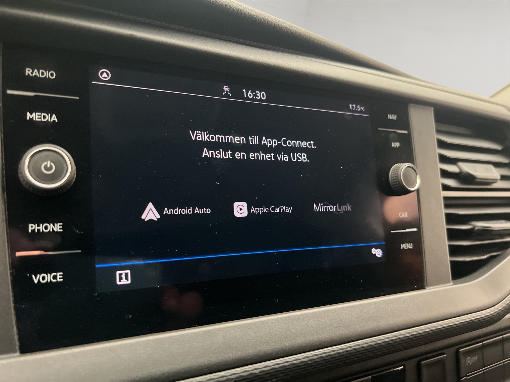 Volkswagen Transporter 2020 - miniatyr 21