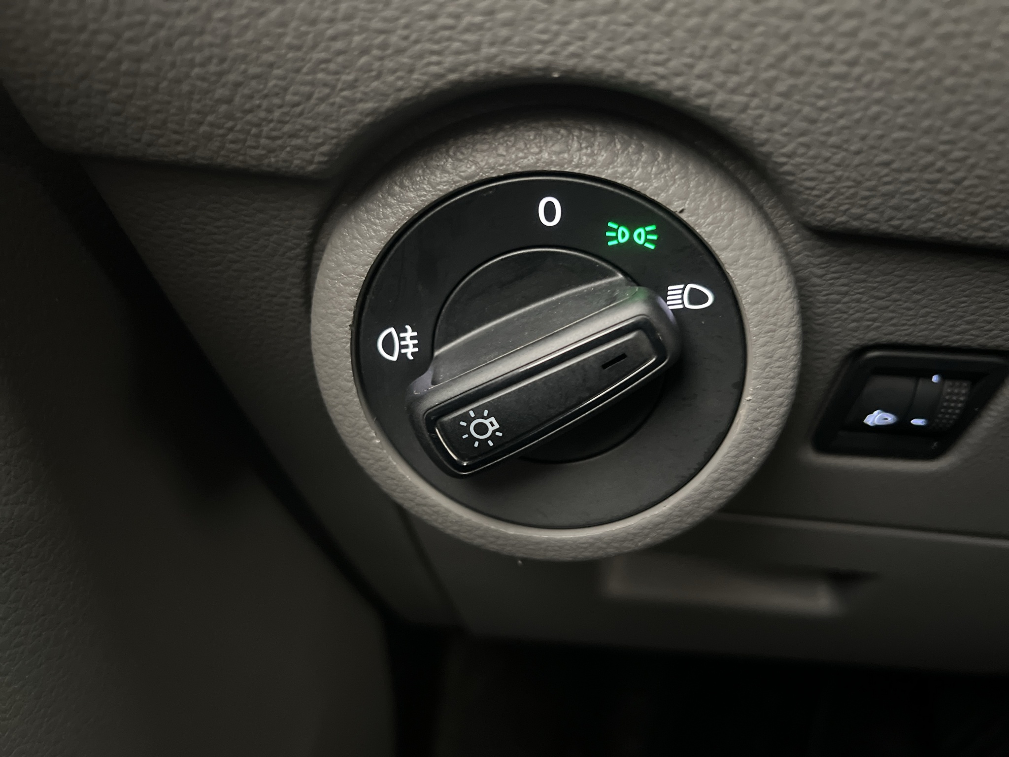 Volkswagen Transporter 2020 - miniatyr 29