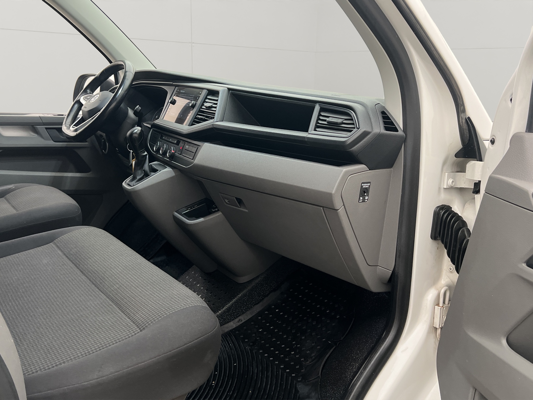 Volkswagen Transporter 2020 - miniatyr 31