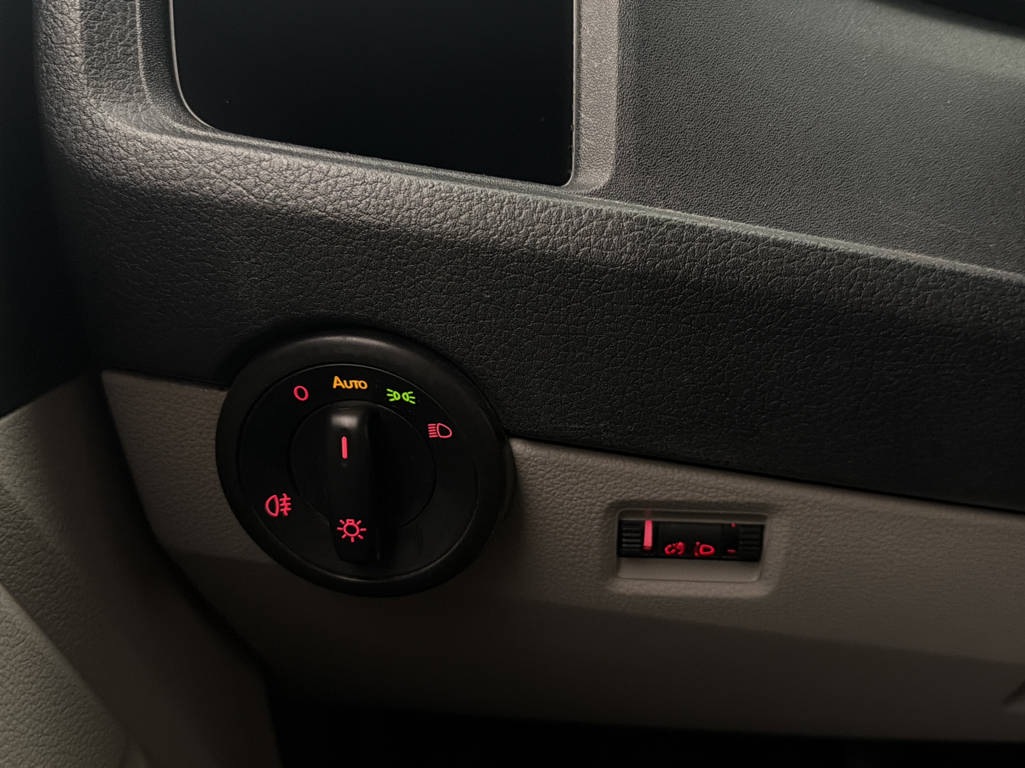 Volkswagen Transporter 2019 - miniatyr 10