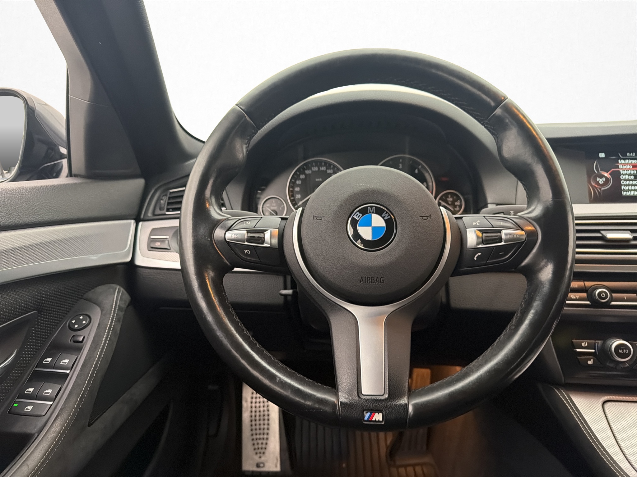 Bmw 520d 2017 - miniatyr 8