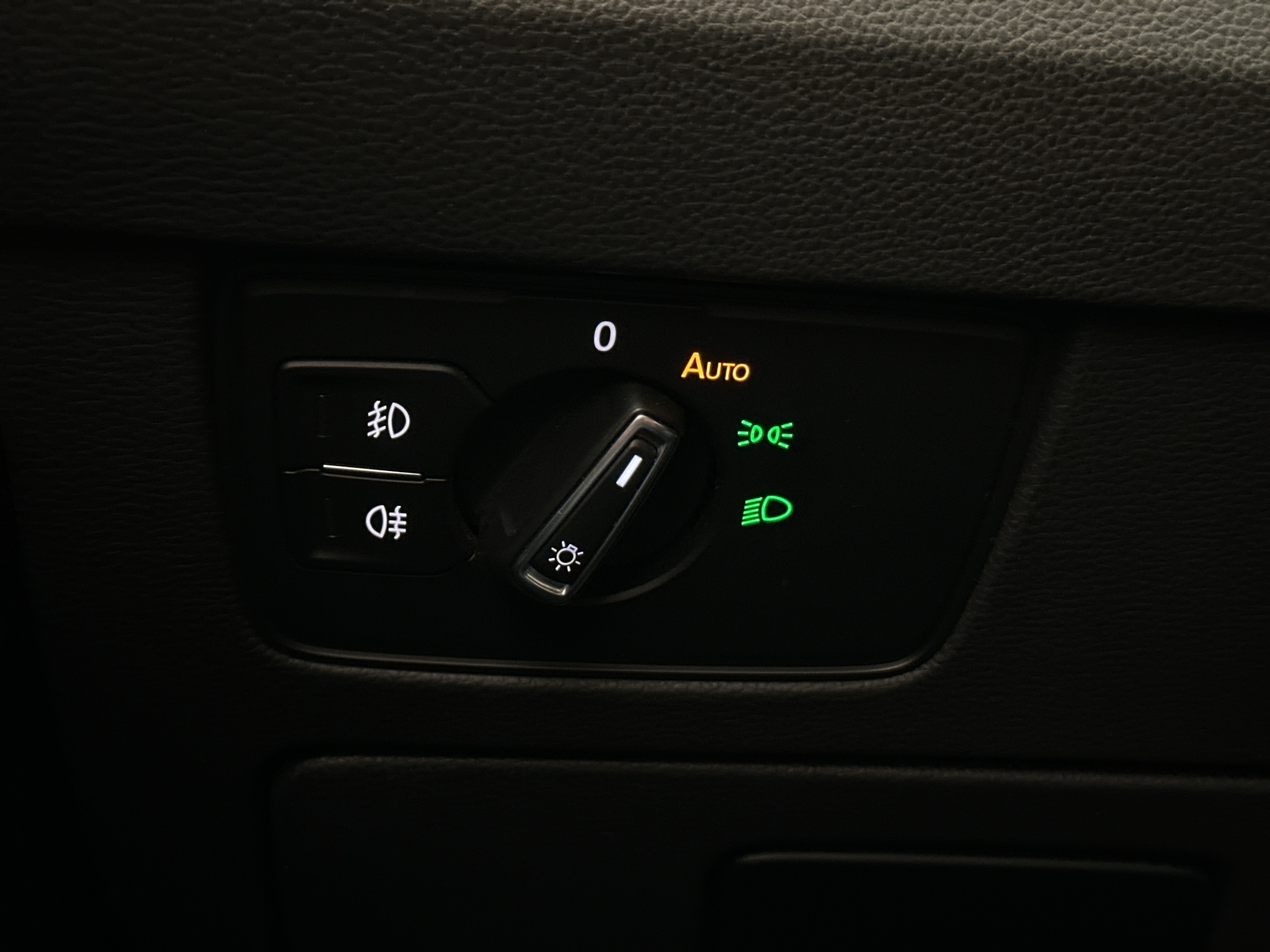 Volkswagen Passat 2015 - miniatyr 14