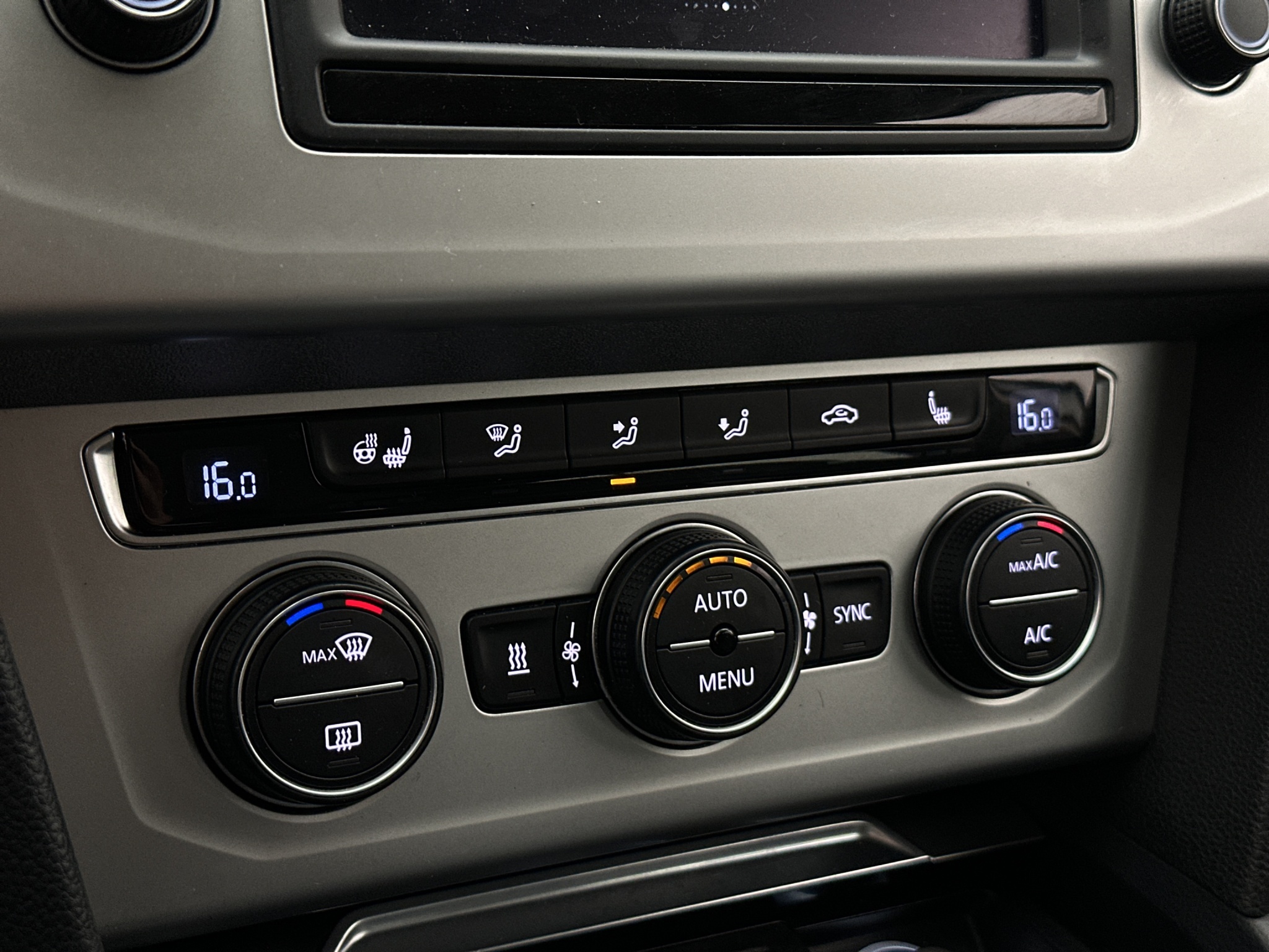 Volkswagen Passat 2015 - miniatyr 21