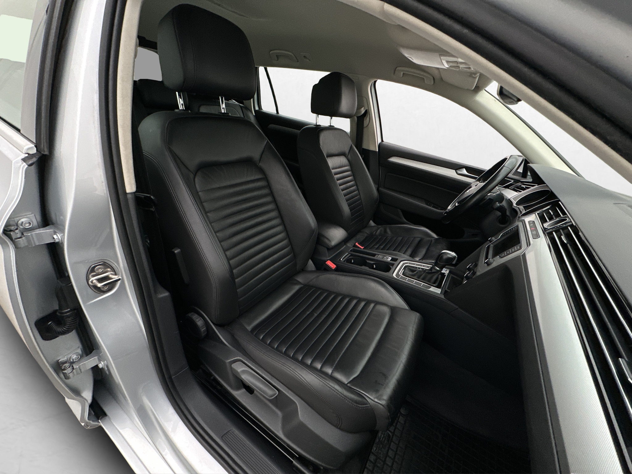 Volkswagen Passat 2015 - miniatyr 23