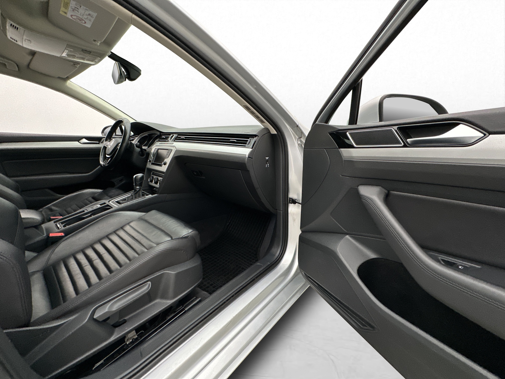Volkswagen Passat 2015 - miniatyr 24