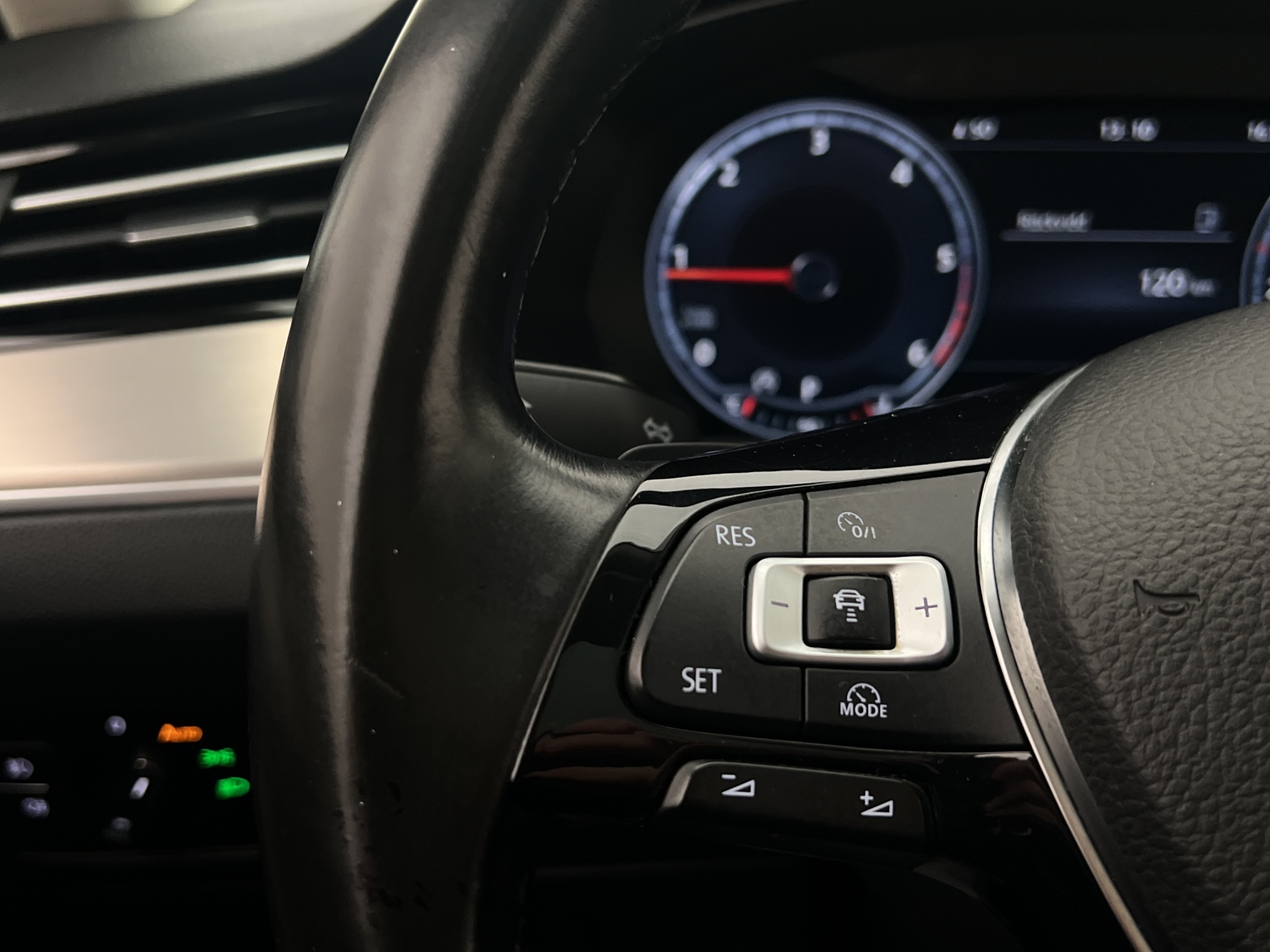 Volkswagen Passat 2016 - miniatyr 18