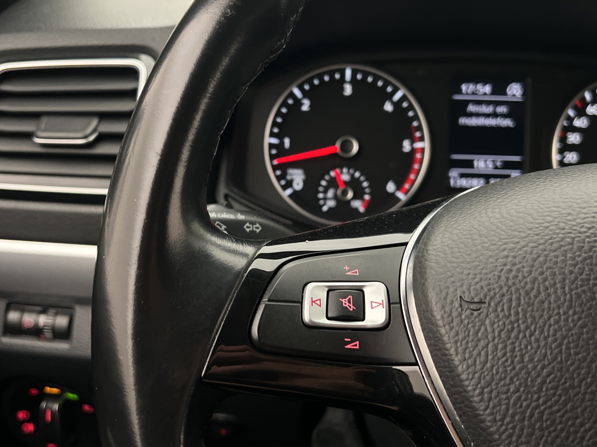 Volkswagen Amarok 2019 - miniatyr 18