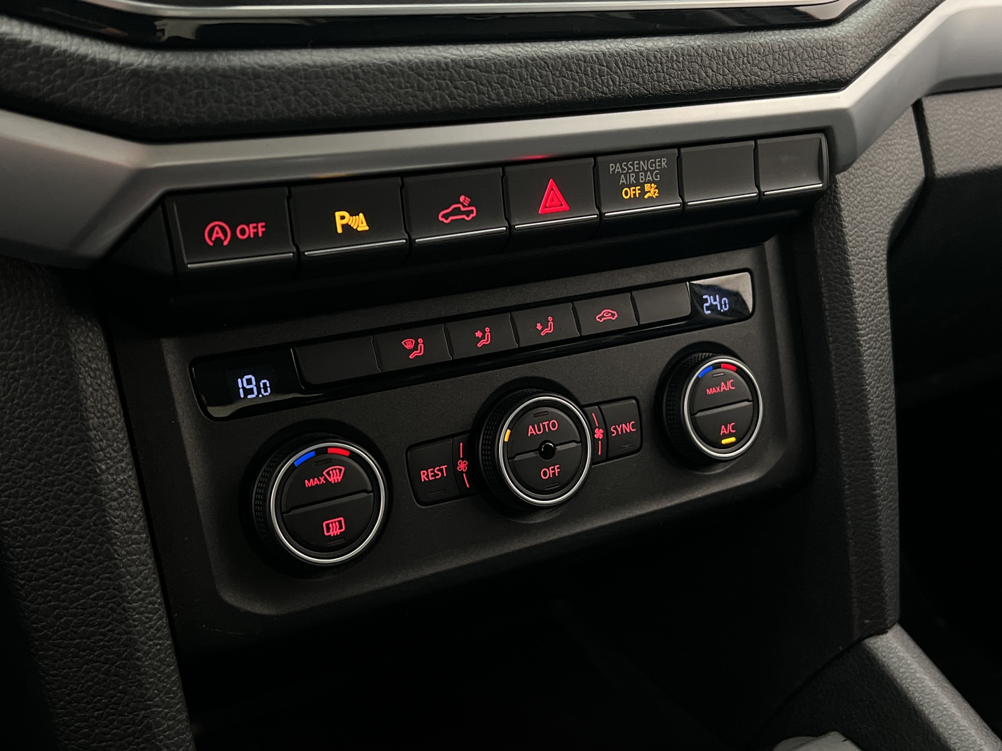 Volkswagen Amarok 2019 - miniatyr 24