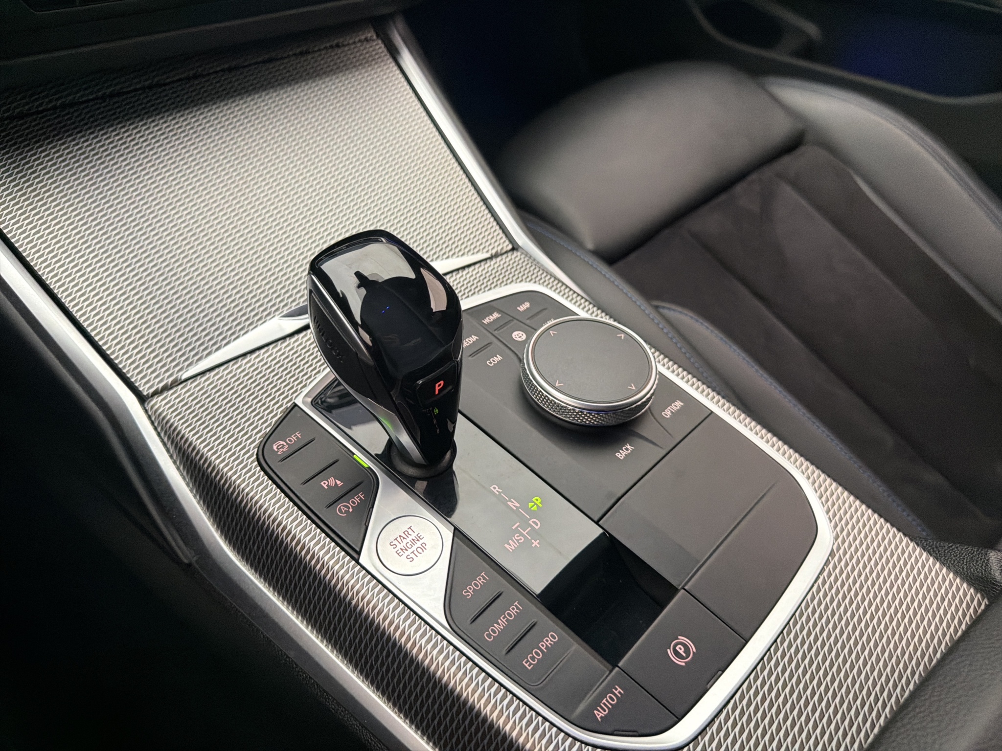 Bmw 330i 2020 - miniatyr 23