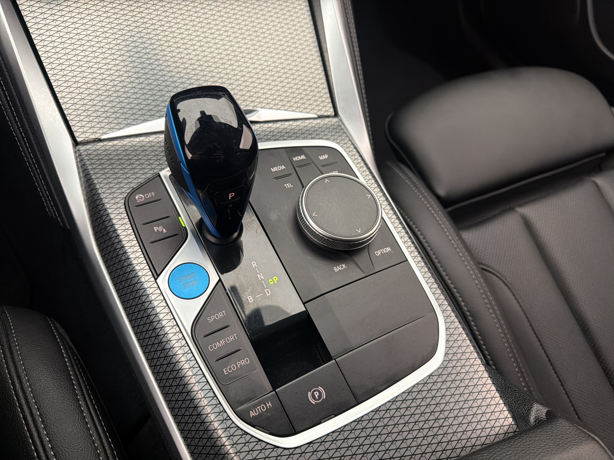 Bmw i4 2023 - miniatyr 24
