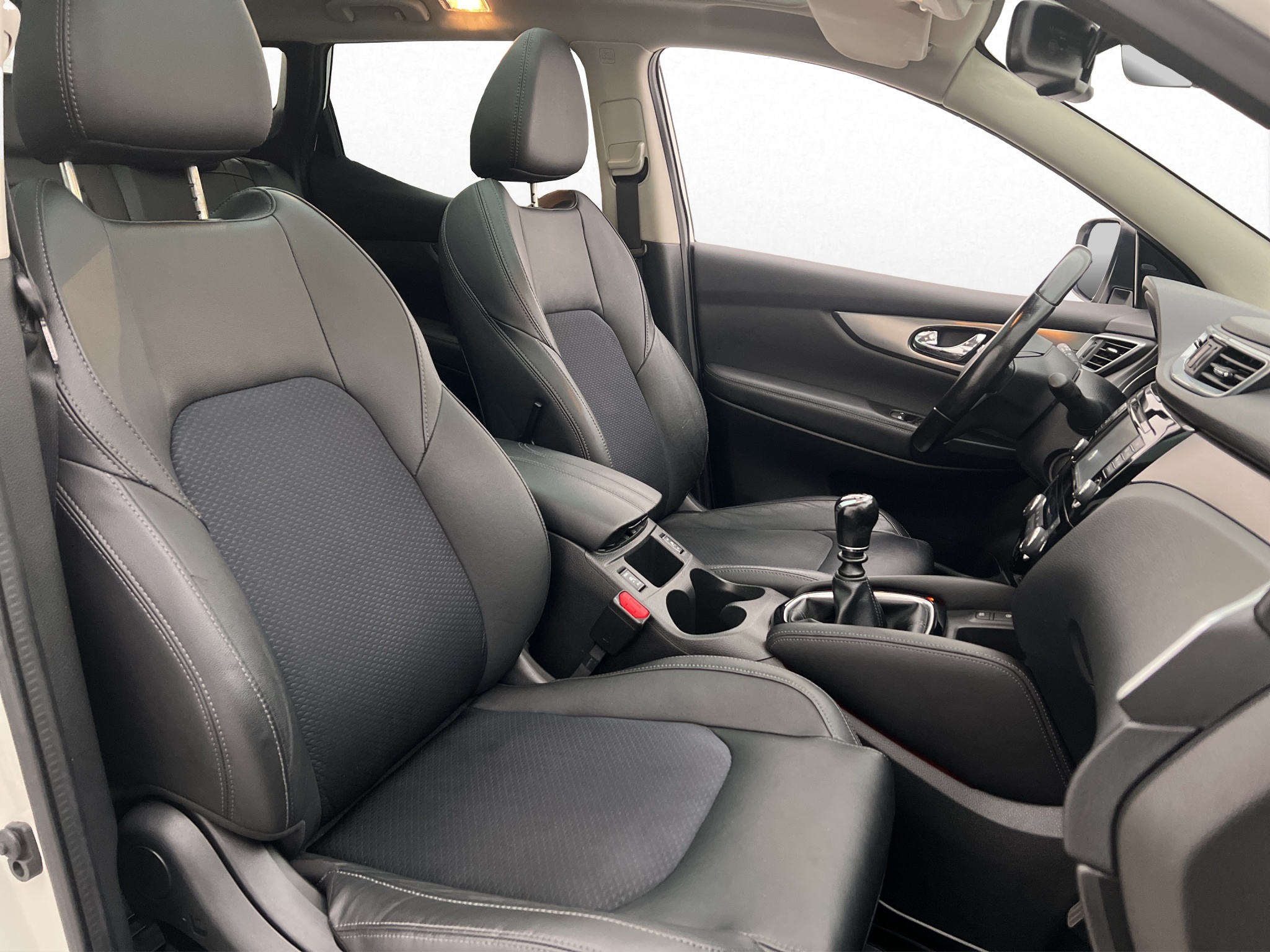 Nissan Qashqai 2018 - miniatyr 24