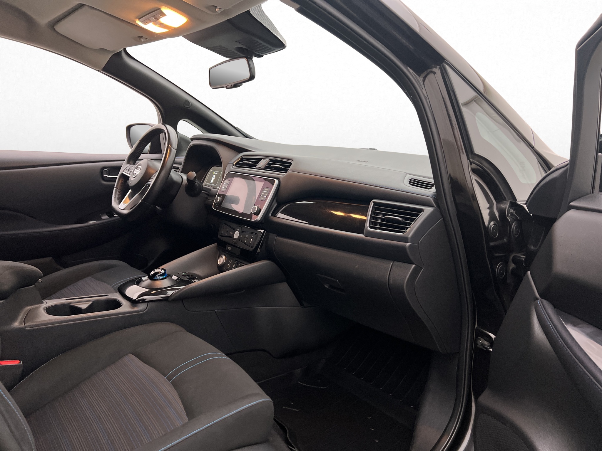 Nissan Leaf 2021 - miniatyr 25