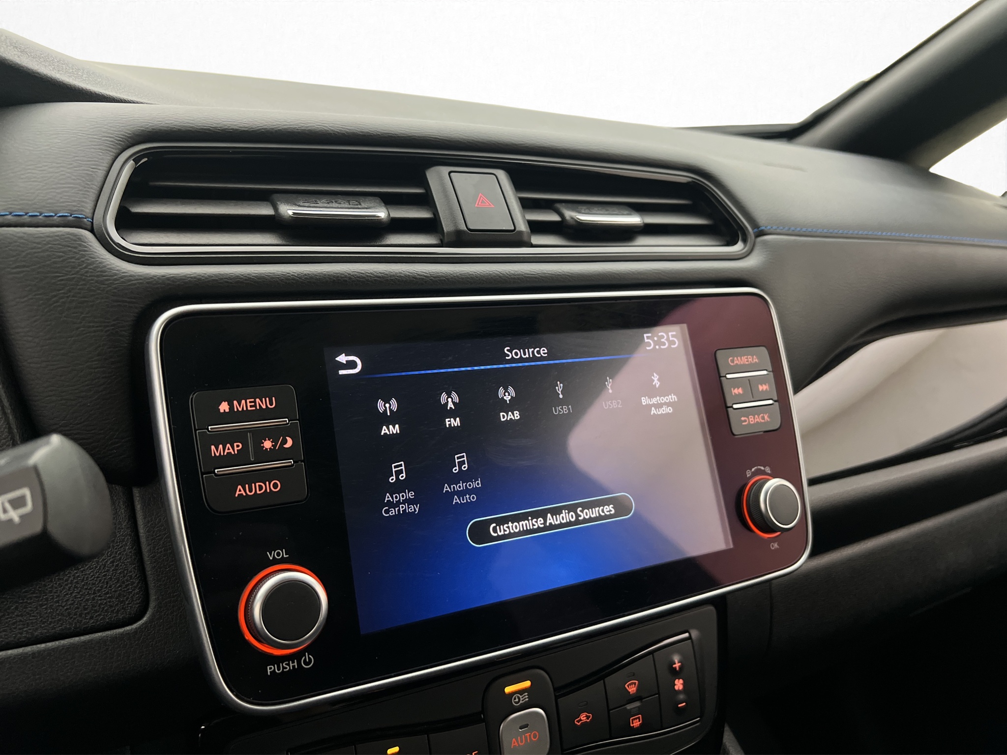 Nissan Leaf 2022 - miniatyr 22