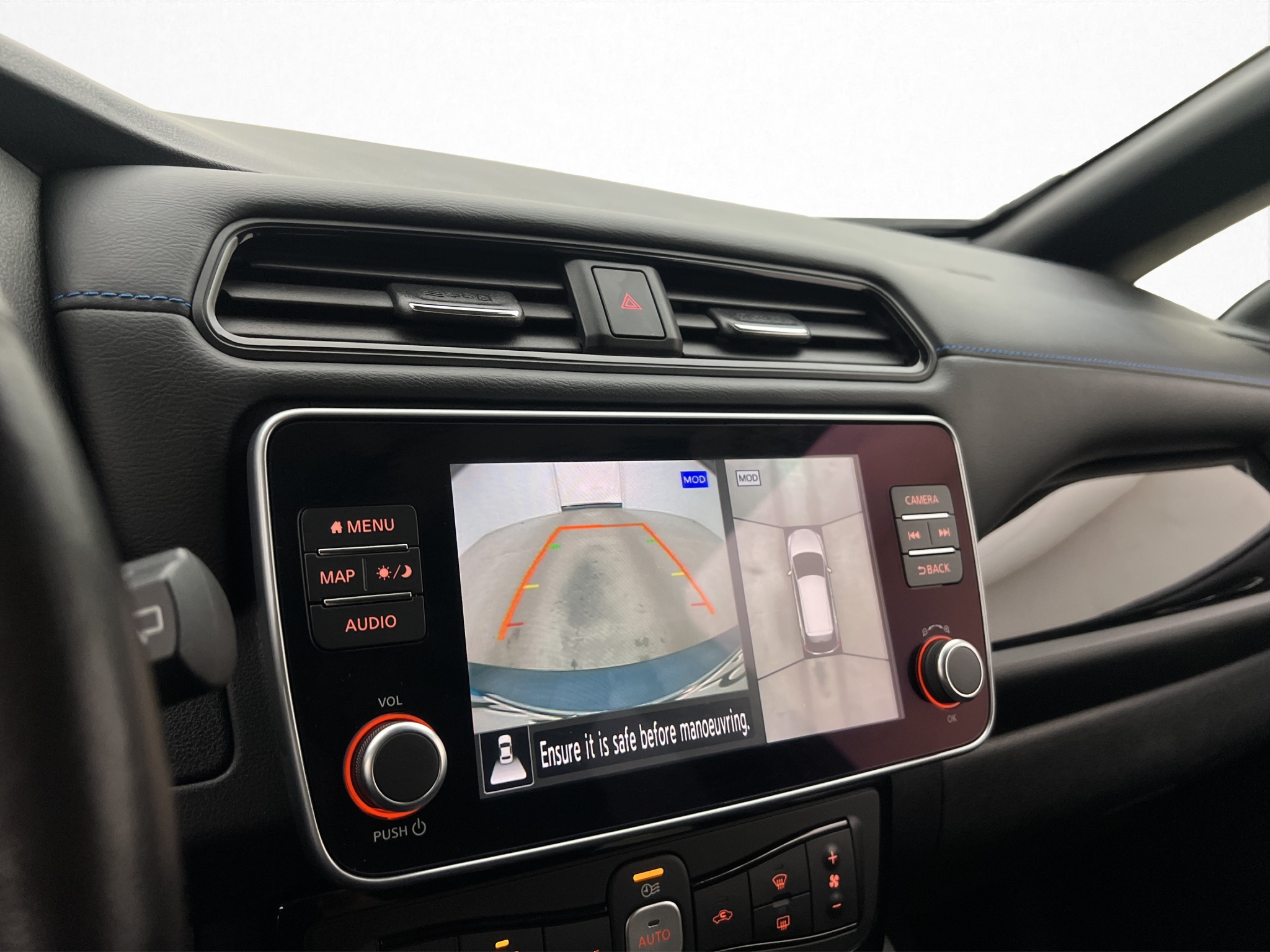 Nissan Leaf 2022 - miniatyr 24