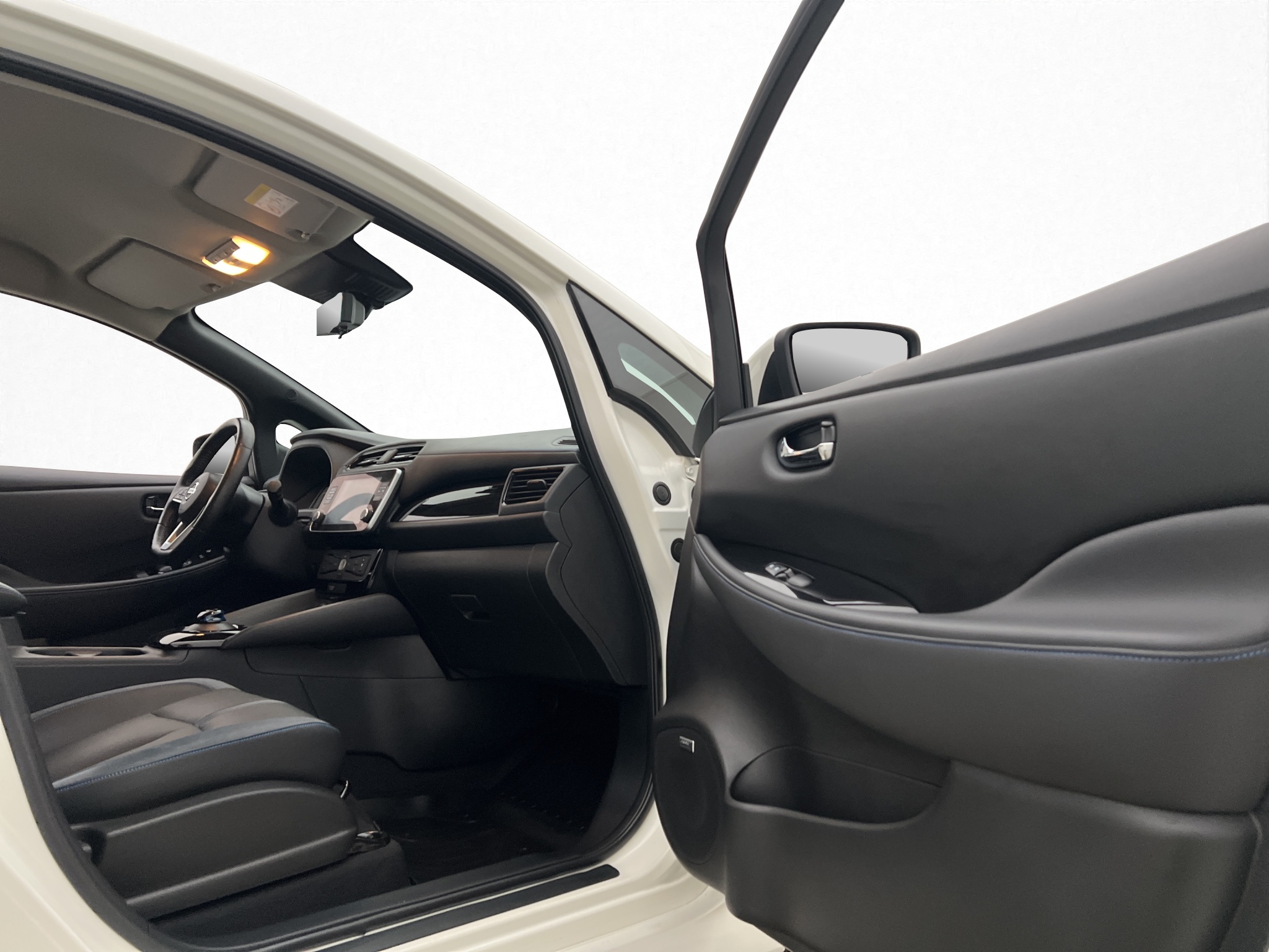 Nissan Leaf 2022 - miniatyr 27