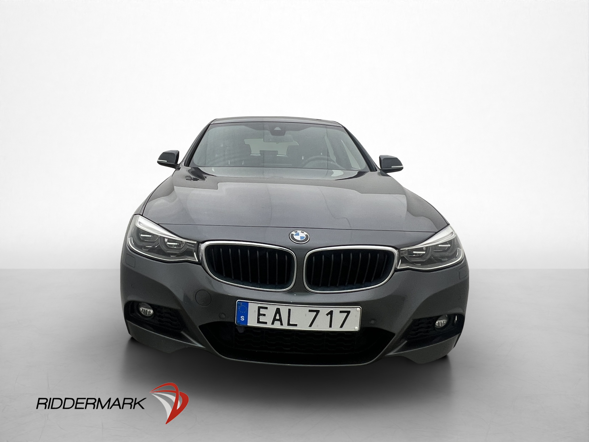 Bmw 330i 2018 - miniatyr 3