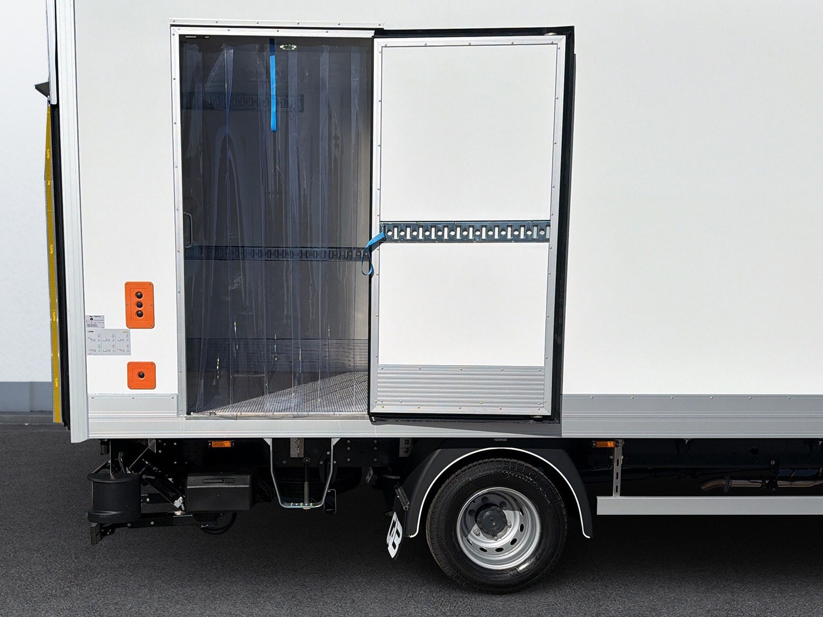 Iveco Daily 70C 18H A8 Airpro Kylbil med bakgavelhiss 2026 - miniatyr 12