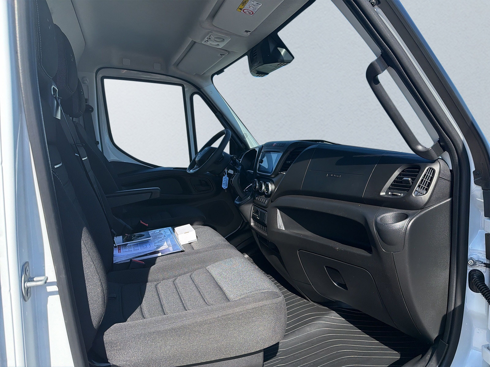Iveco Daily 70C 18H A8 Airpro Kylbil med bakgavelhiss 2026 - miniatyr 10