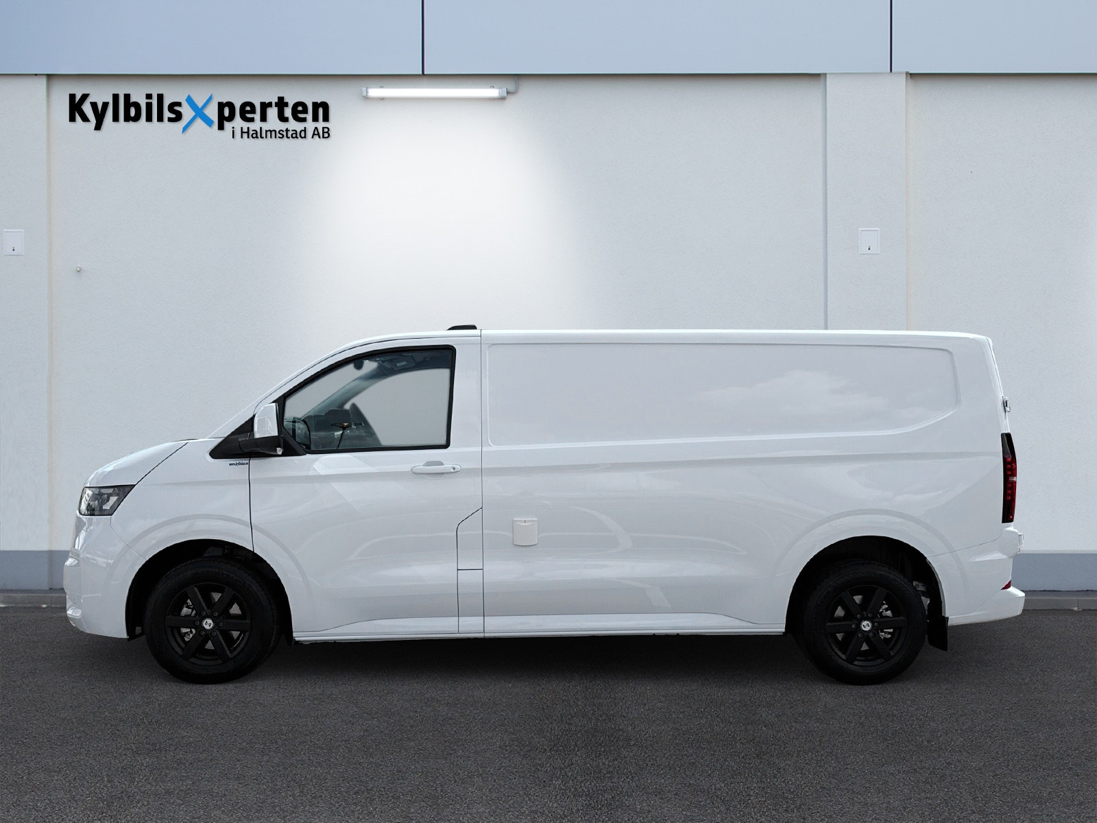 Volkswagen Transporter T7 20 TDI 150 hk AUT Transporter T7 2,0 TDI 150 hk AUT Kylbil 2026 - miniatyr 2