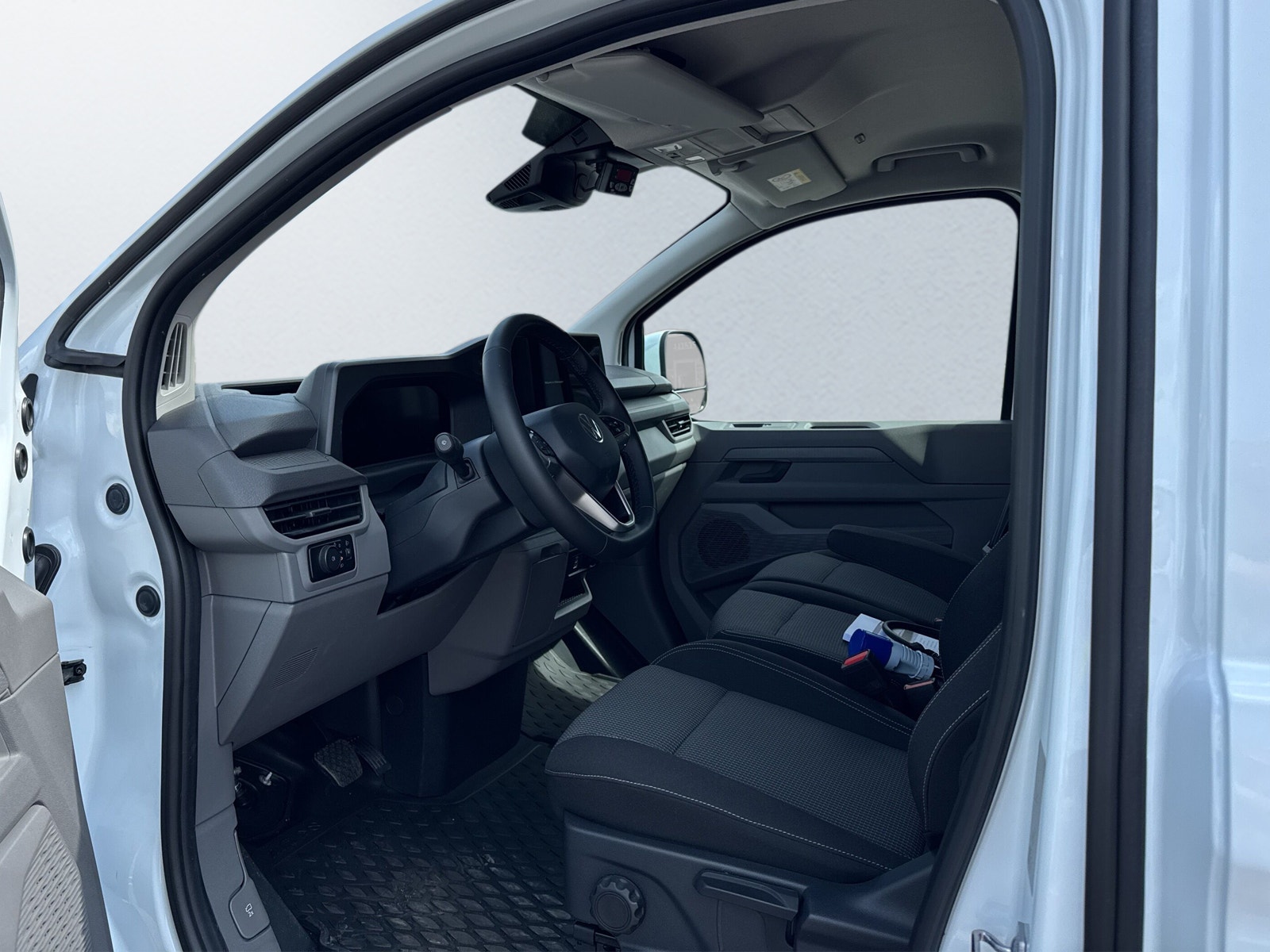 Volkswagen Transporter T7 20 TDI 150 hk AUT Transporter T7 2,0 TDI 150 hk AUT Kylbil 2026 - miniatyr 9